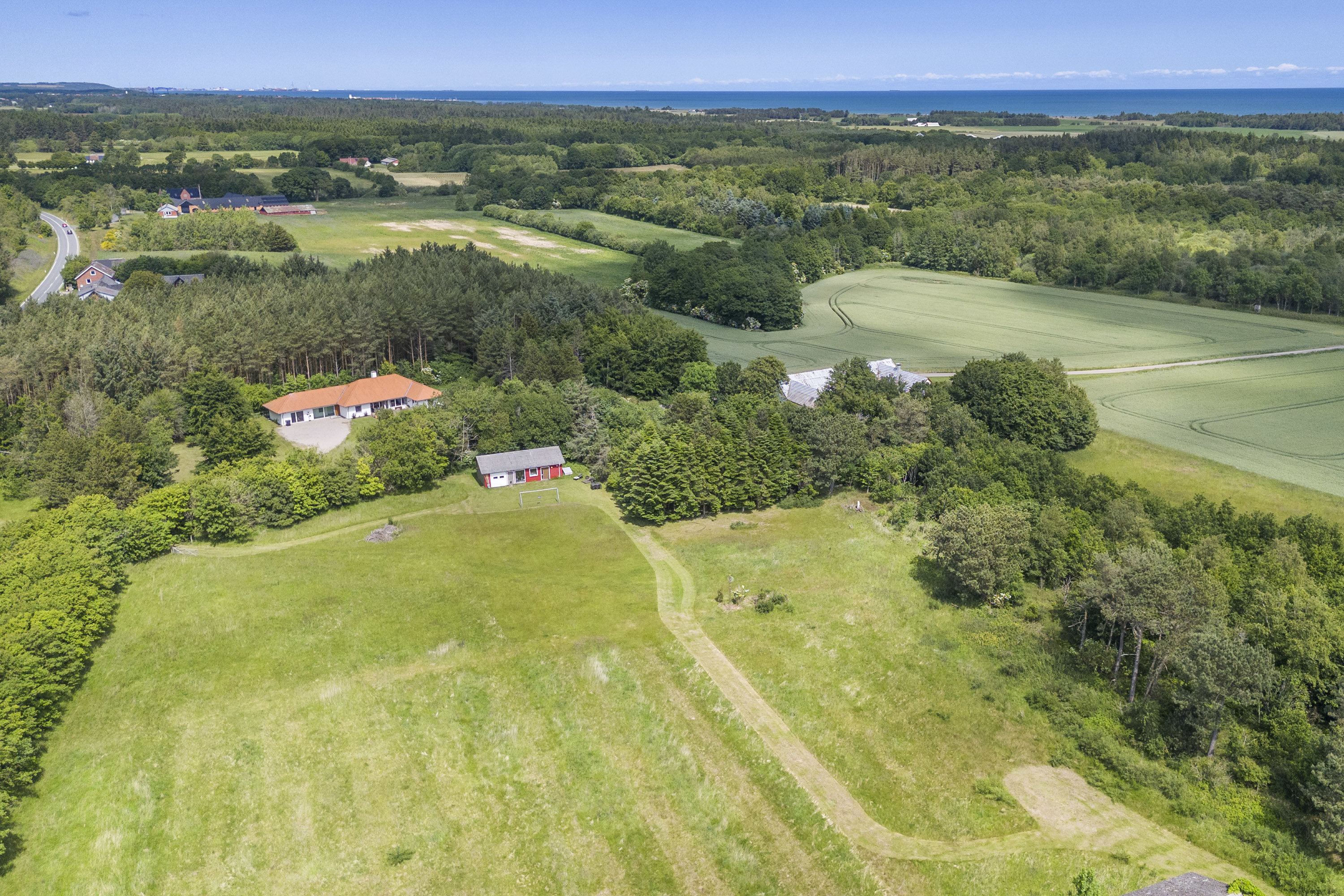 Miniaturebillede 1: luftfoto. Billede af Sandenvej 1, Lyngså, 9300 Sæby