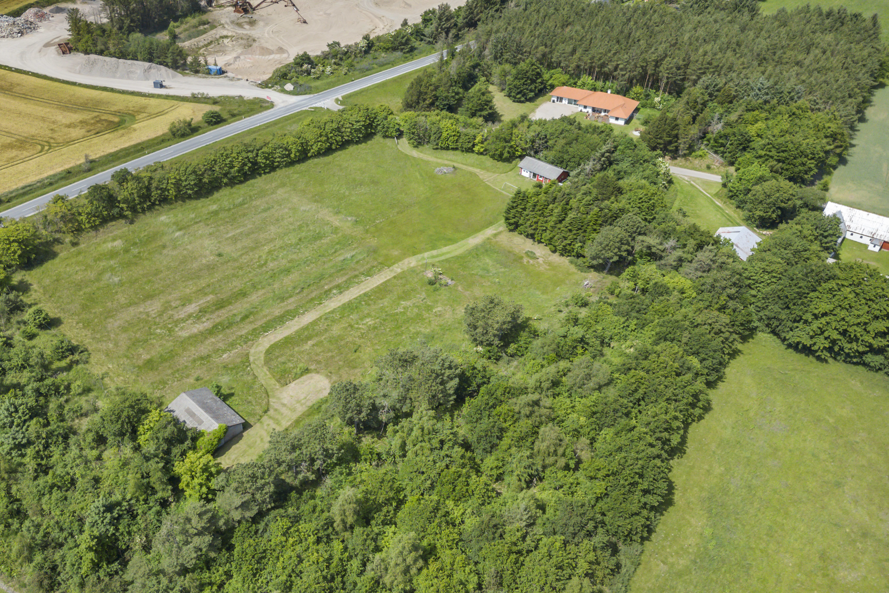 Fremhævet luftfoto billede i fuldskærmstilstand. Billede af Sandenvej 1, Lyngså, 9300 Sæby