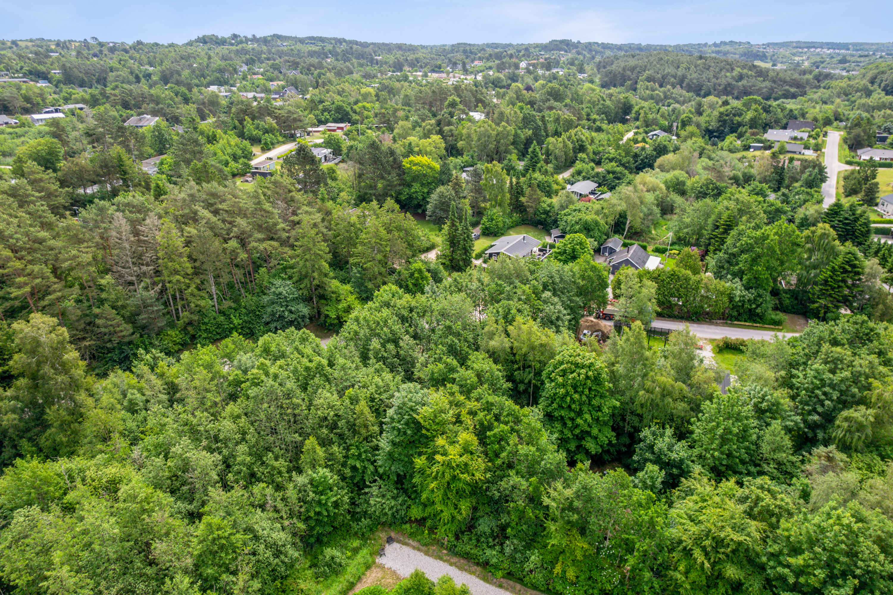 Fremhævet luftfoto billede i fuldskærmstilstand. Billede af Majgårdsvej 33, Vibæk Strand, 8400 Ebeltoft