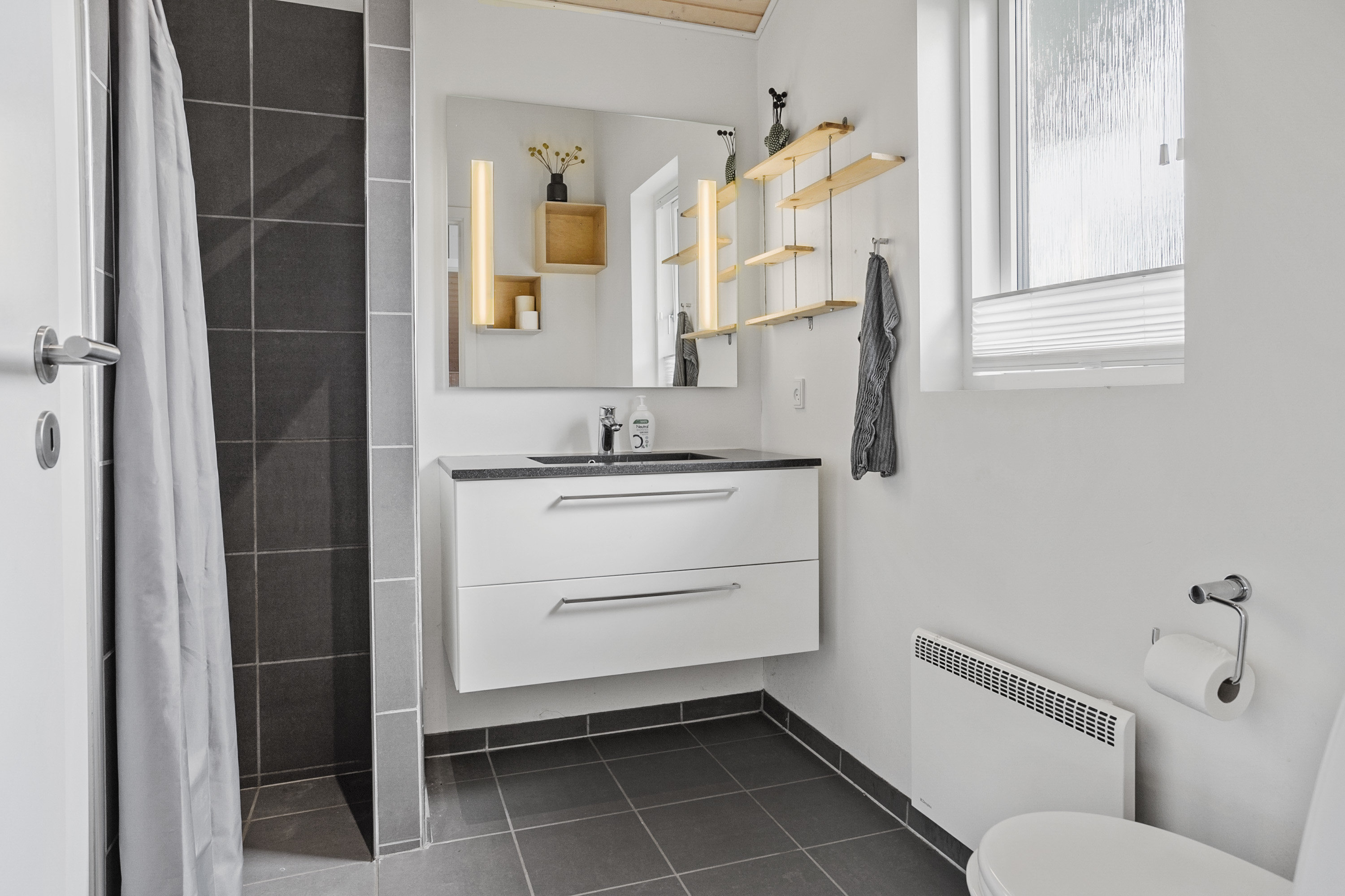 Fremhævet  billede i fuldskærmstilstand. Billede af Chr Christensensvej 9, Kysing Næs, 8300 Odder