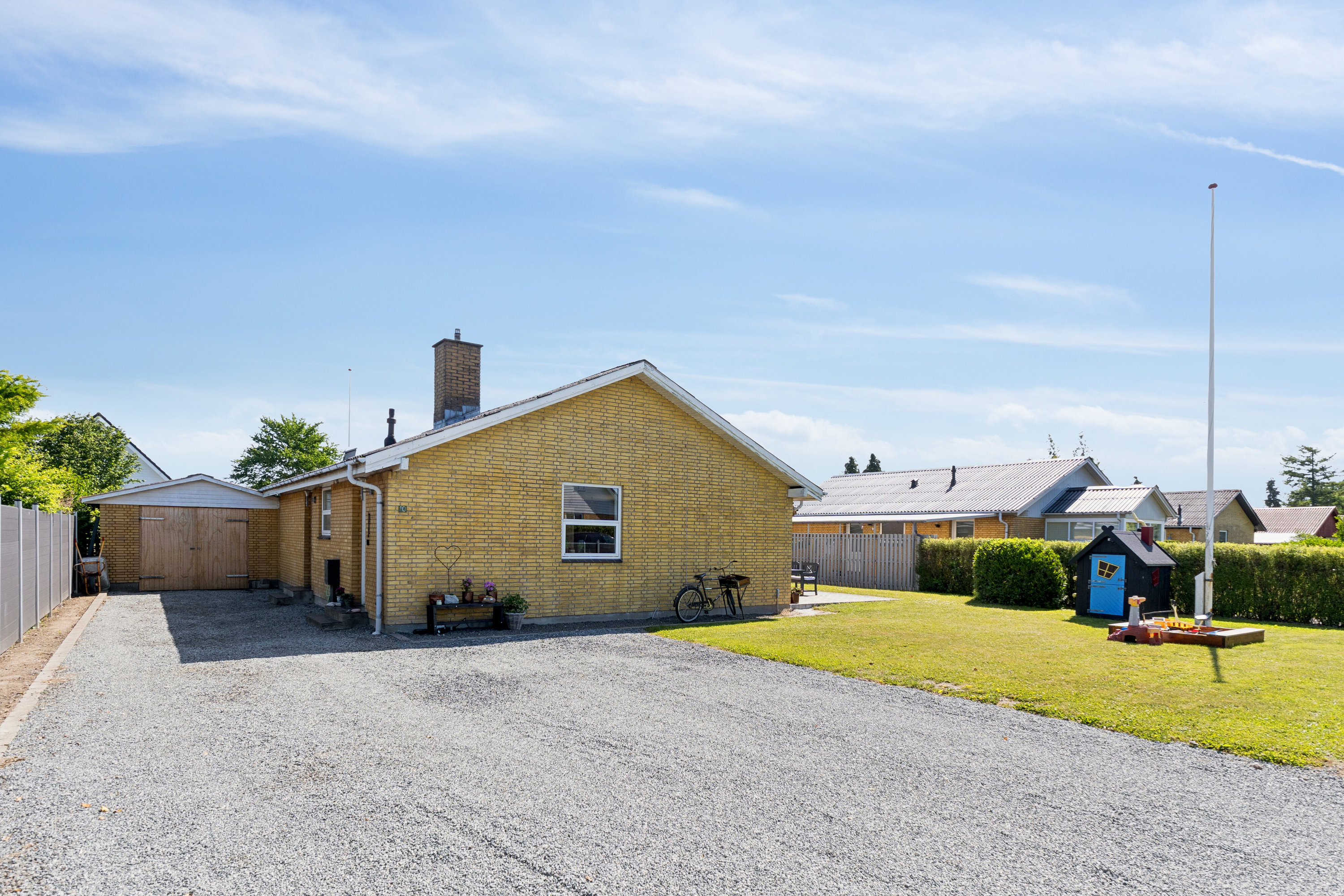 Fremhævet set fra vejen billede i fuldskærmstilstand. Billede af Vinkelvej 10, 5853 Ørbæk