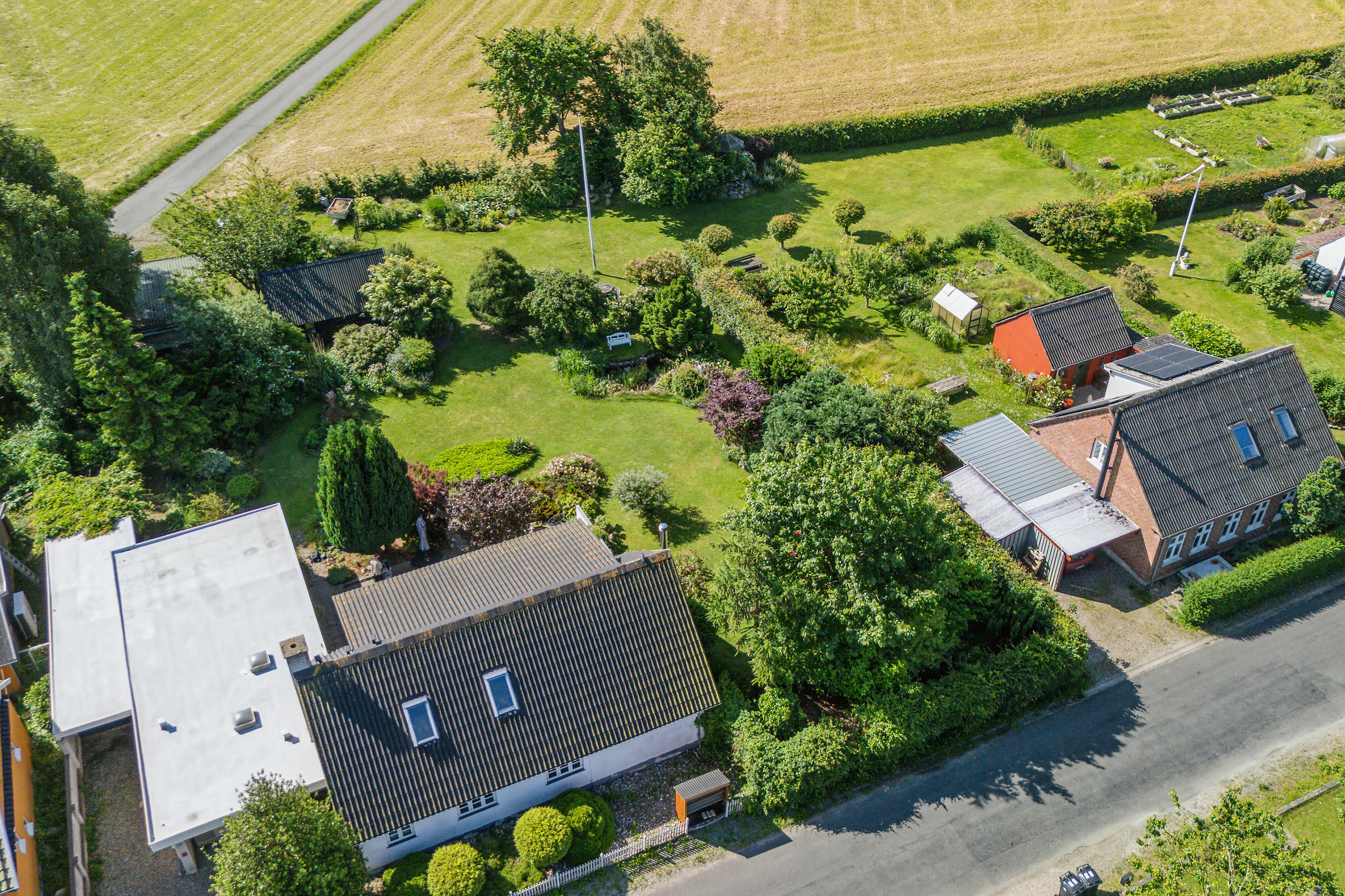 Fremhævet luftfoto billede i fuldskærmstilstand. Billede af Fjællebrovejen 35, Fjællebroen, 5762 Vester Skerninge