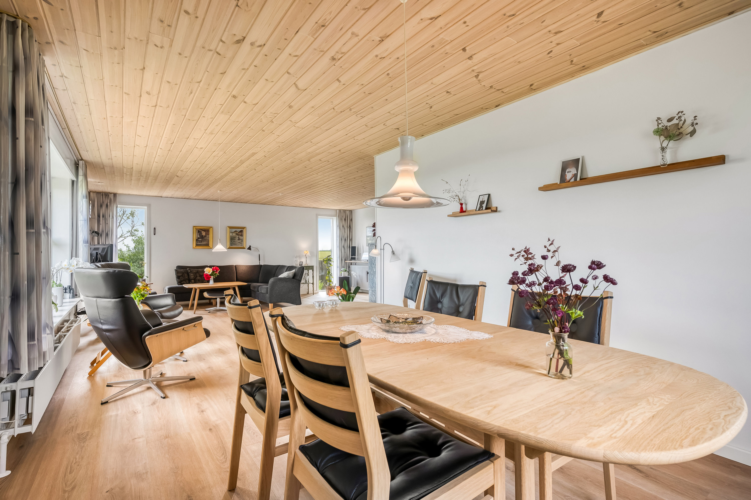 Fremhævet stue billede i fuldskærmstilstand. Billede af Toelbjergvej 13, Hove, 7620 Lemvig