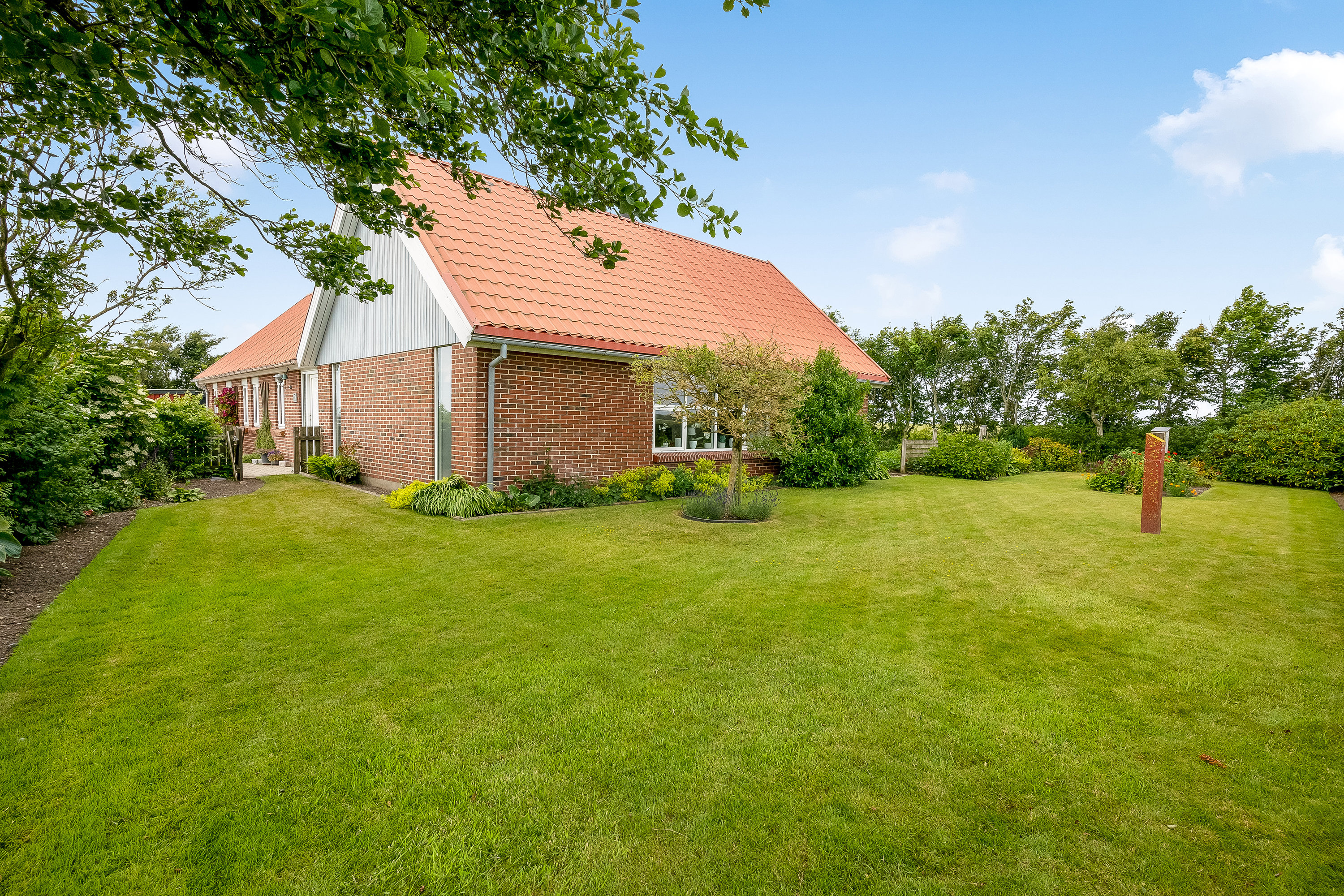 Fremhævet ejendommen billede i fuldskærmstilstand. Billede af Toelbjergvej 13, Hove, 7620 Lemvig