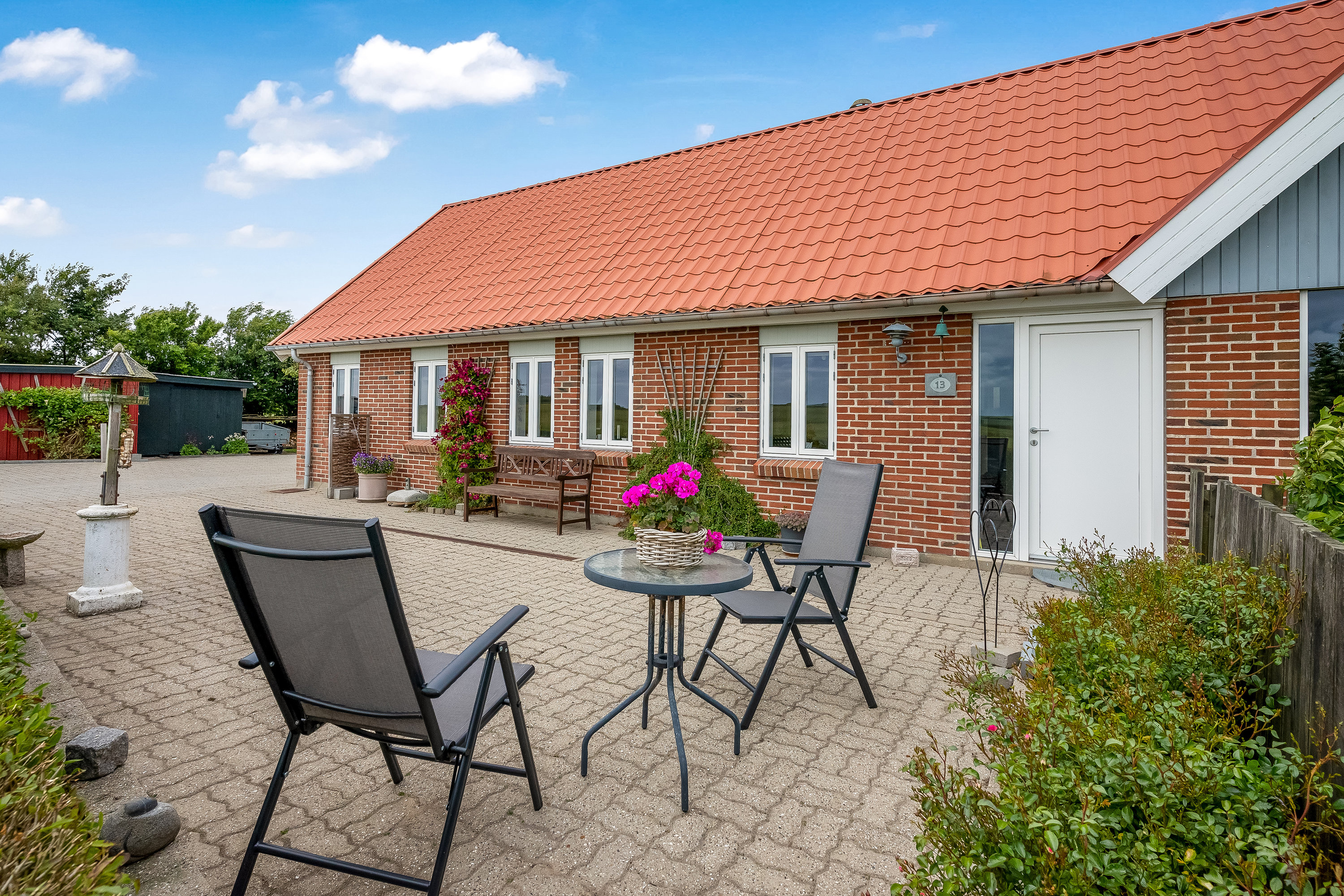 Fremhævet terrasse billede i fuldskærmstilstand. Billede af Toelbjergvej 13, Hove, 7620 Lemvig