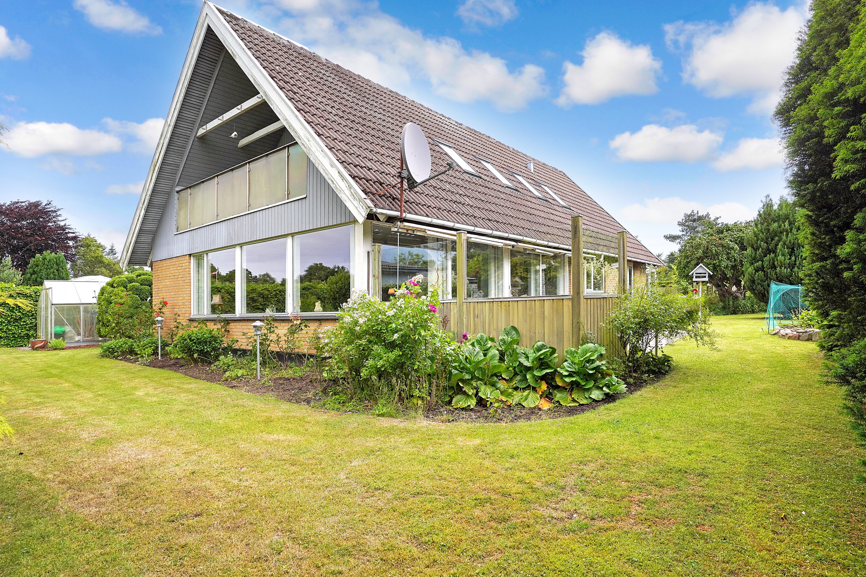 Miniaturebillede 1: ejendommen. Billede af Ibisvej 8, 3120 Dronningmølle