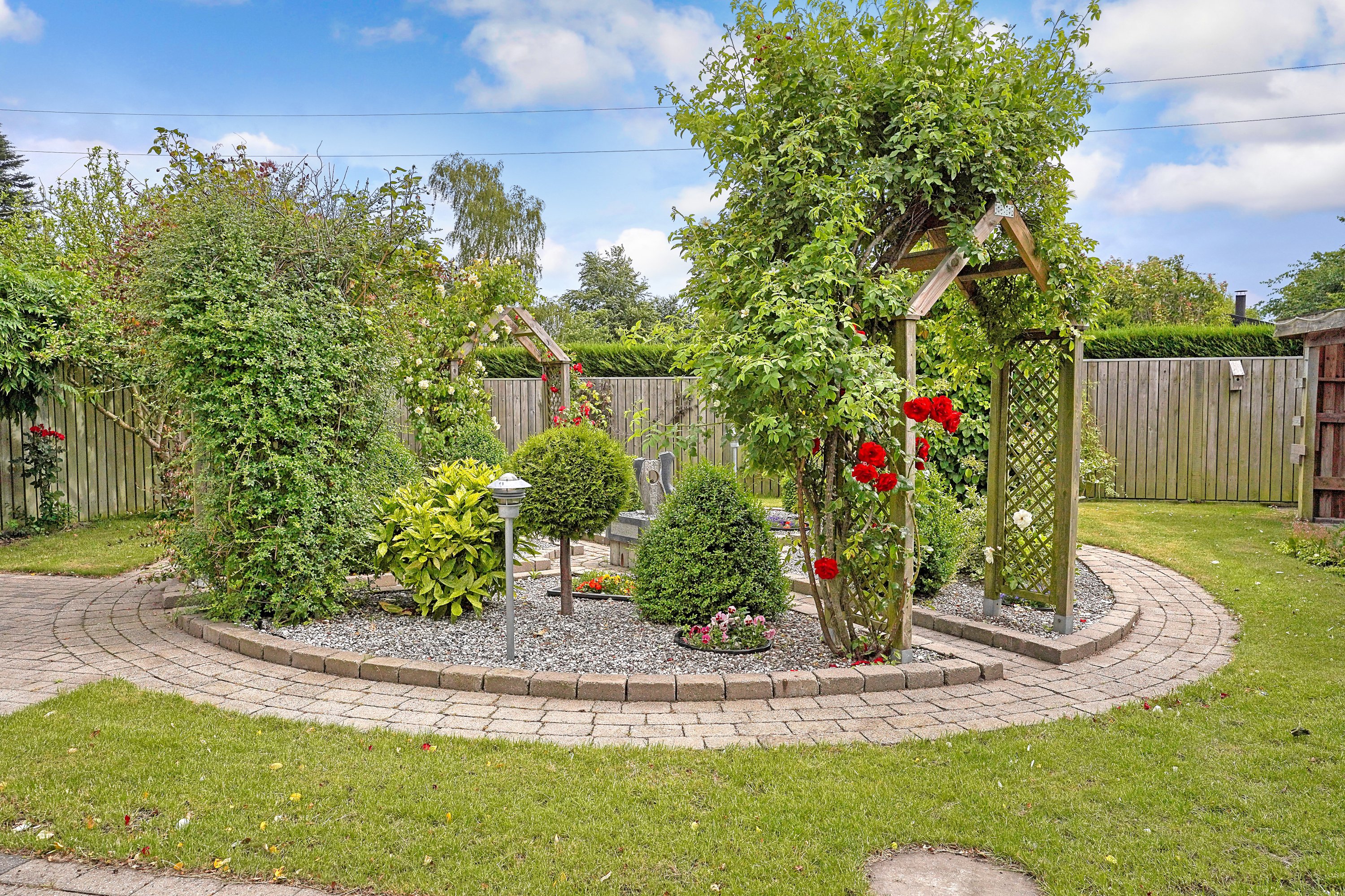 Fremhævet have billede i fuldskærmstilstand. Billede af Ibisvej 8, 3120 Dronningmølle