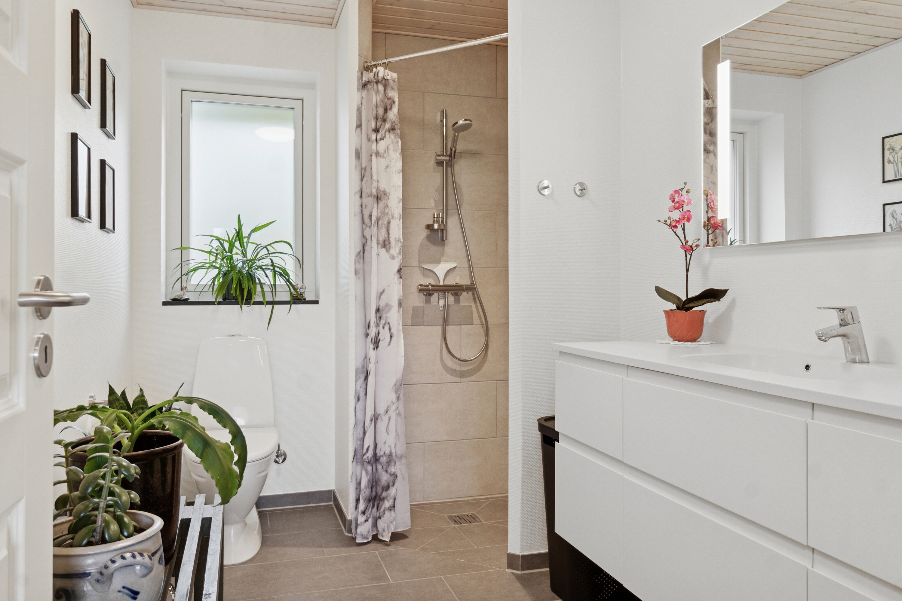 Fremhævet badeværelse billede i fuldskærmstilstand. Billede af Fodbygade 27B, Fodby, 4700 Næstved