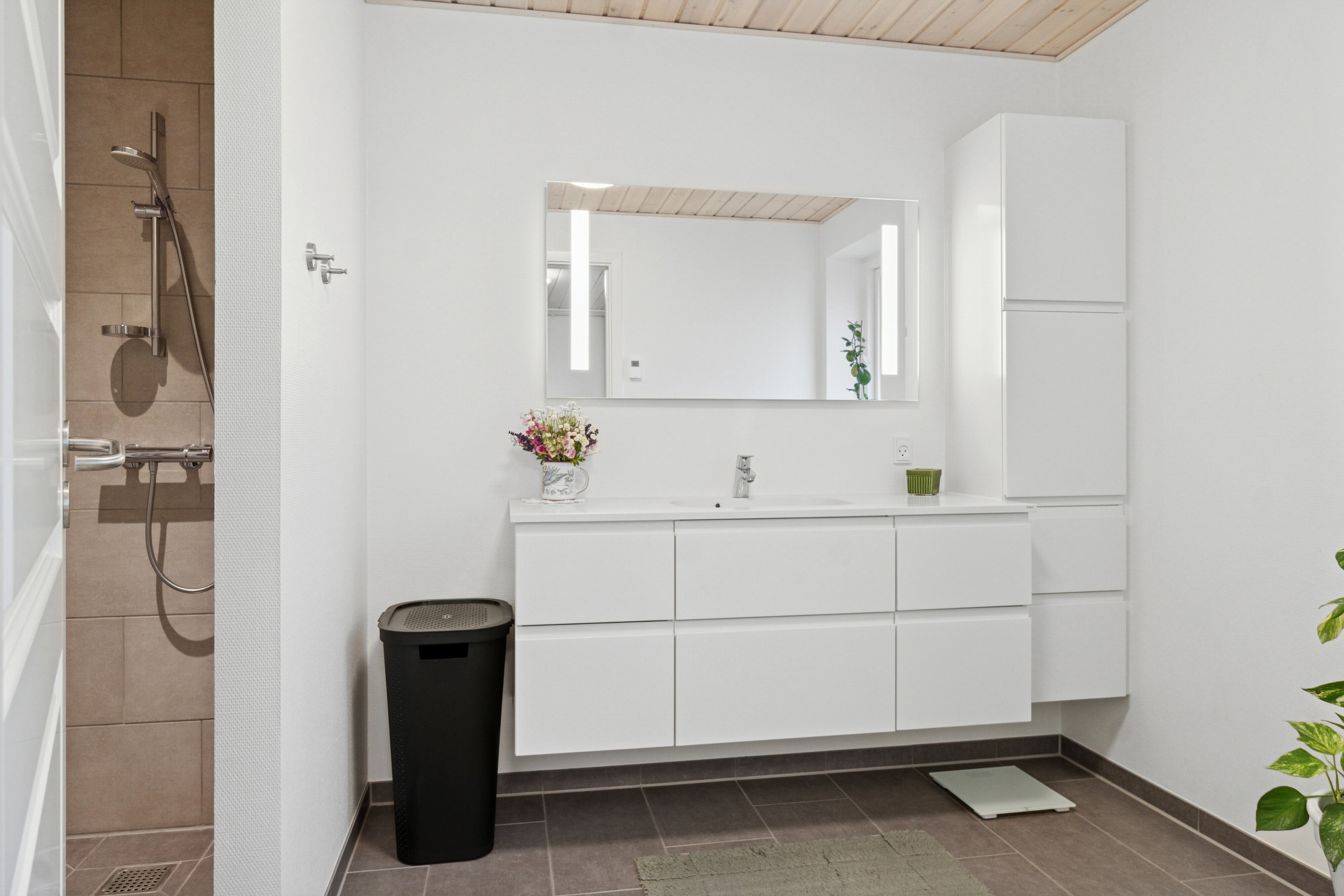 Fremhævet badeværelse billede i fuldskærmstilstand. Billede af Fodbygade 27B, Fodby, 4700 Næstved