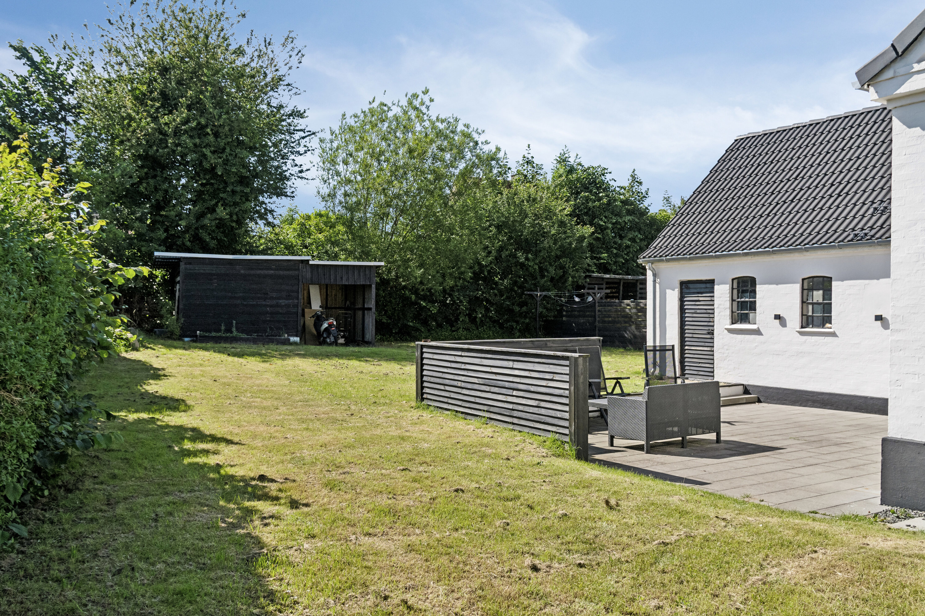 Miniaturebillede 2: set fra haven. Billede af Esterhøjvej 11, 4550 Asnæs