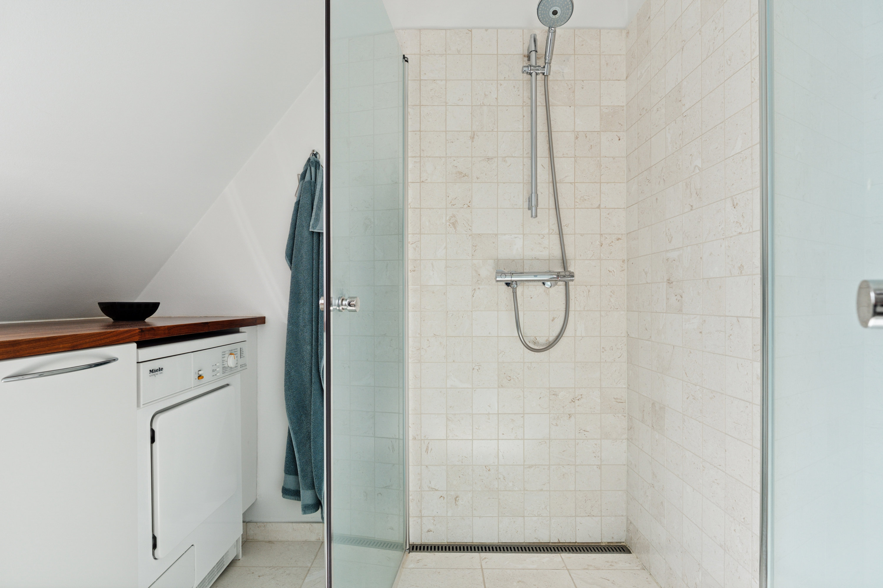 Fremhævet badeværelse billede i fuldskærmstilstand. Billede af Kattesundet 14E, 3., 1458 København K