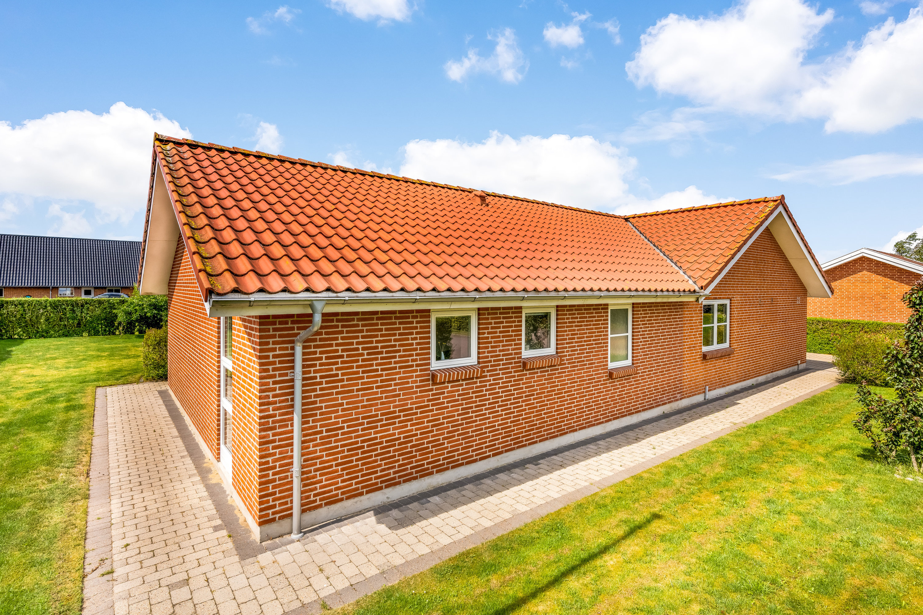 Fremhævet facade billede i fuldskærmstilstand. Billede af Oldagervænget 22, 6900 Skjern