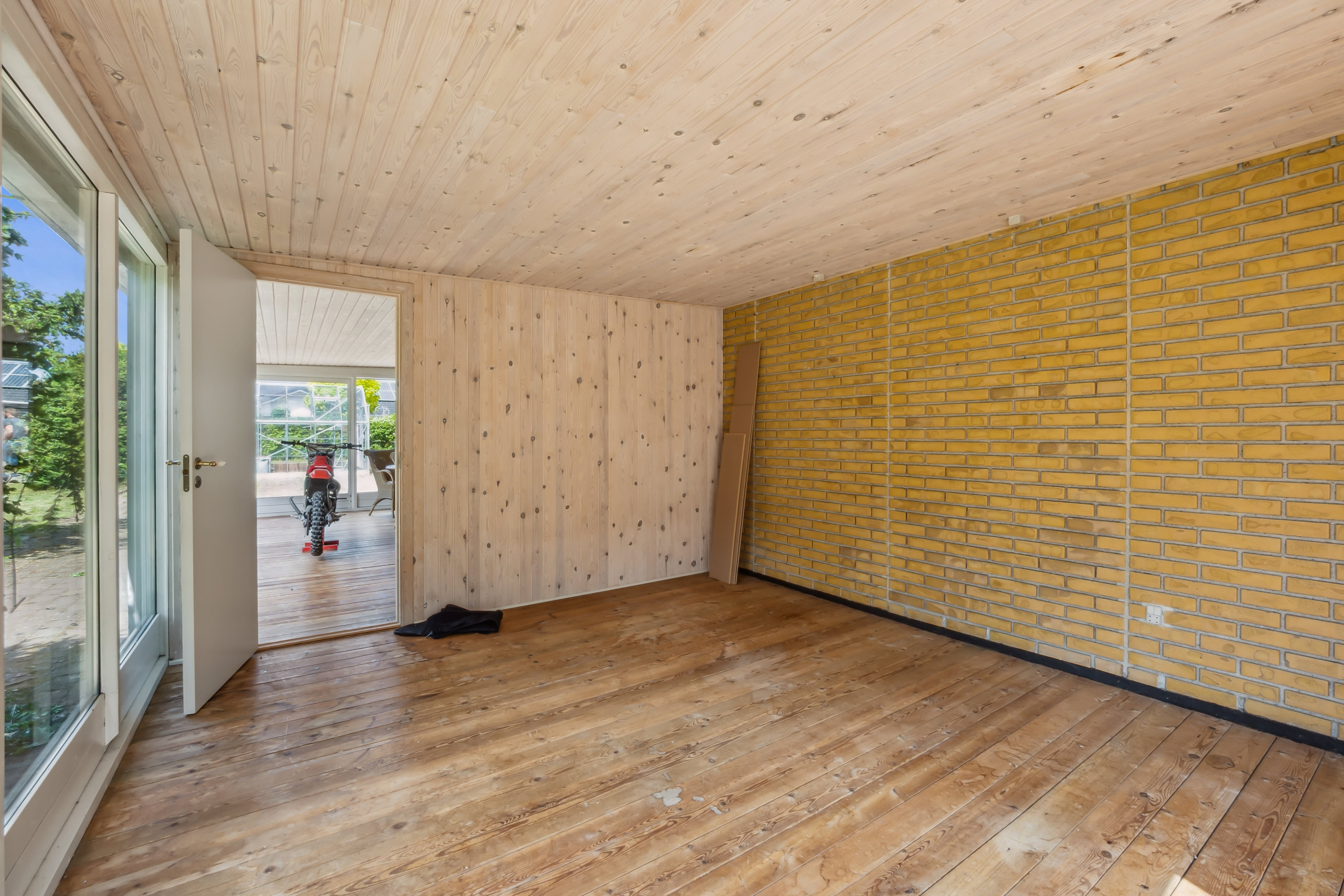 Fremhævet udestue billede i fuldskærmstilstand. Billede af Tjørnevænget 17, 7800 Skive