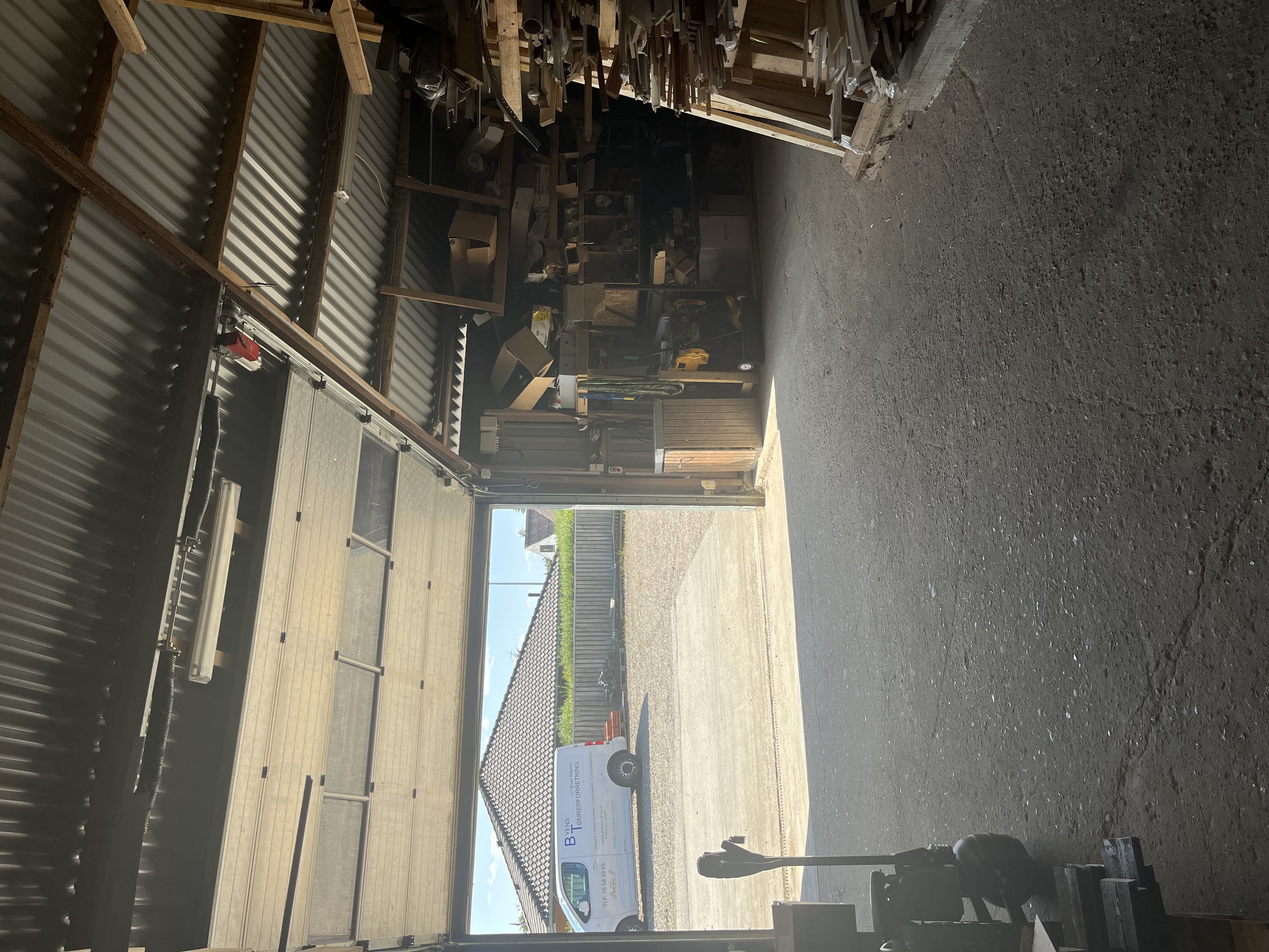 Fremhævet garage billede i fuldskærmstilstand. Billede af Holmedal 52, Voerladegård, 8660 Skanderborg