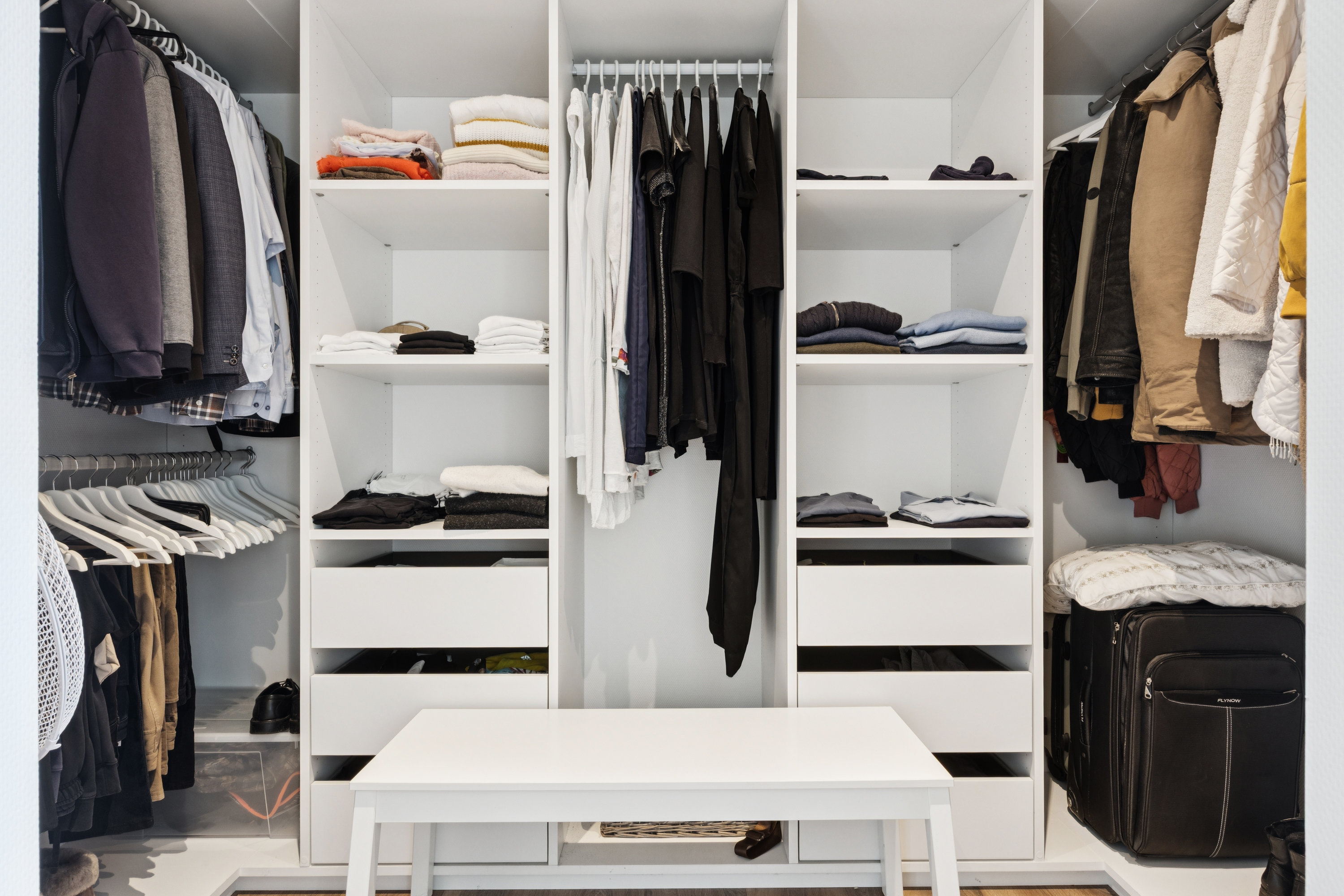 Fremhævet walkin closet billede i fuldskærmstilstand. Billede af Stevnsvej 146, 4671 Strøby
