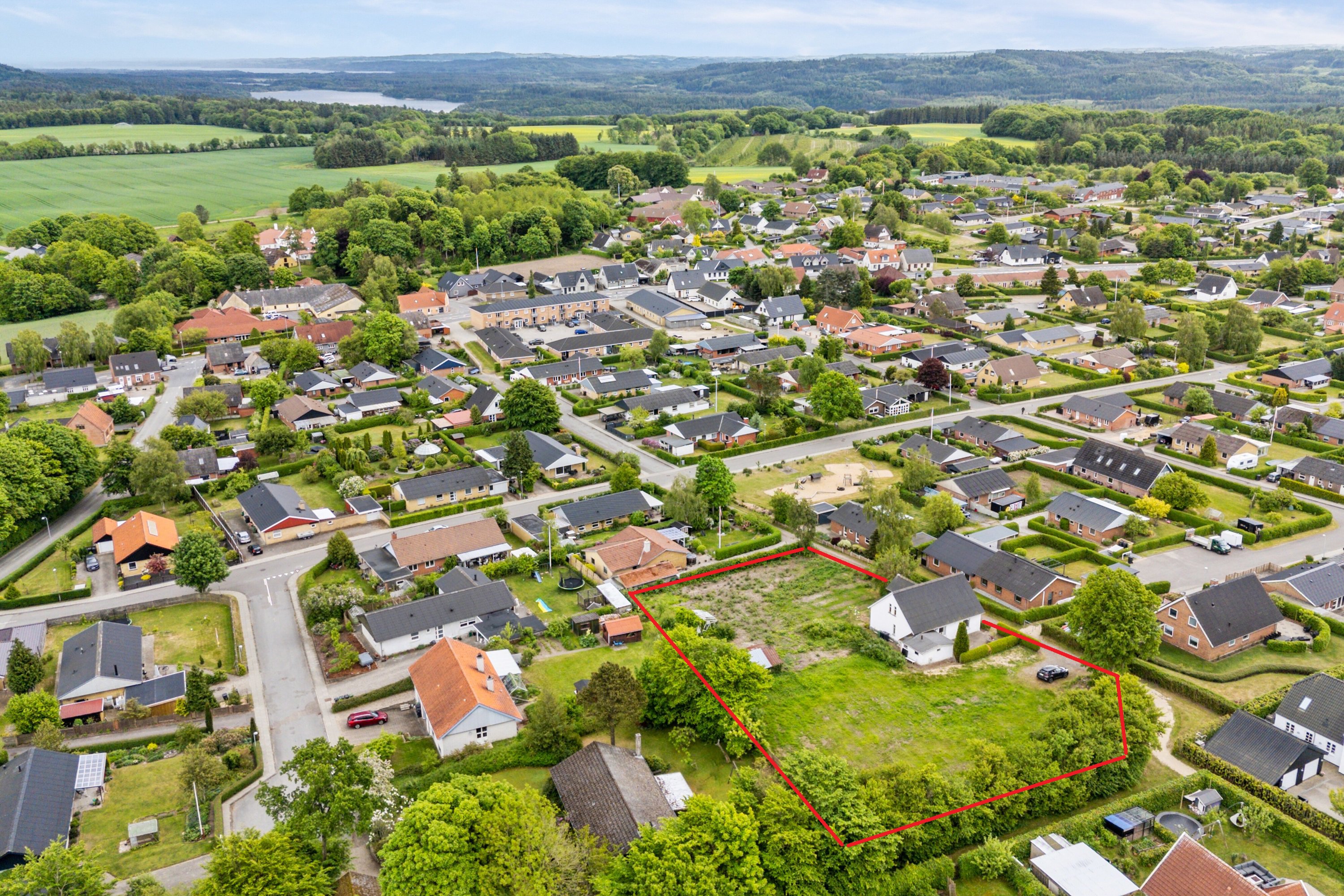 Miniaturebillede 1: grunden. Billede af Ahornvej 6, Salten, 8653 Them