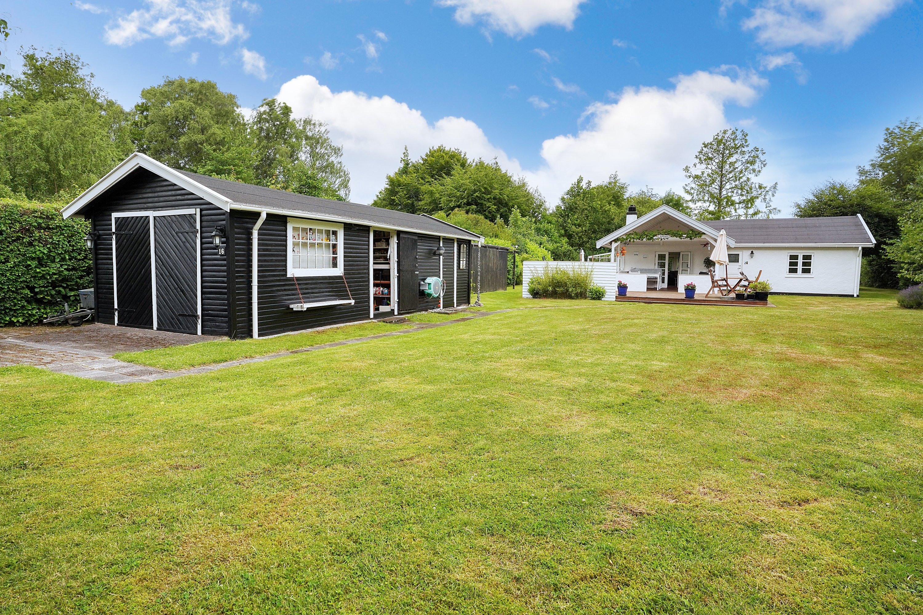 Fremhævet have billede i fuldskærmstilstand. Billede af Dalevænget 16, 3120 Dronningmølle