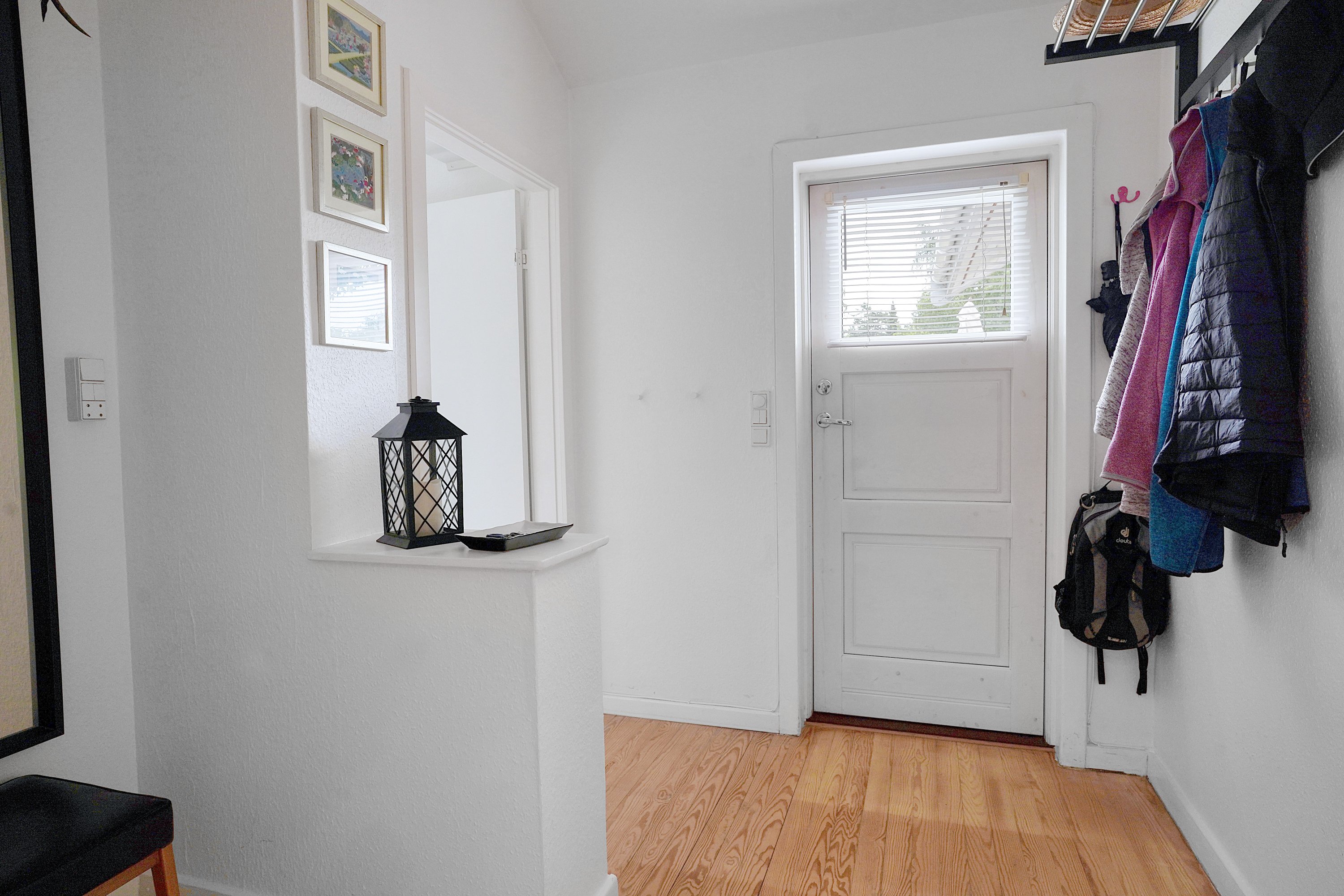 Fremhævet entré billede i fuldskærmstilstand. Billede af Dalevænget 16, 3120 Dronningmølle