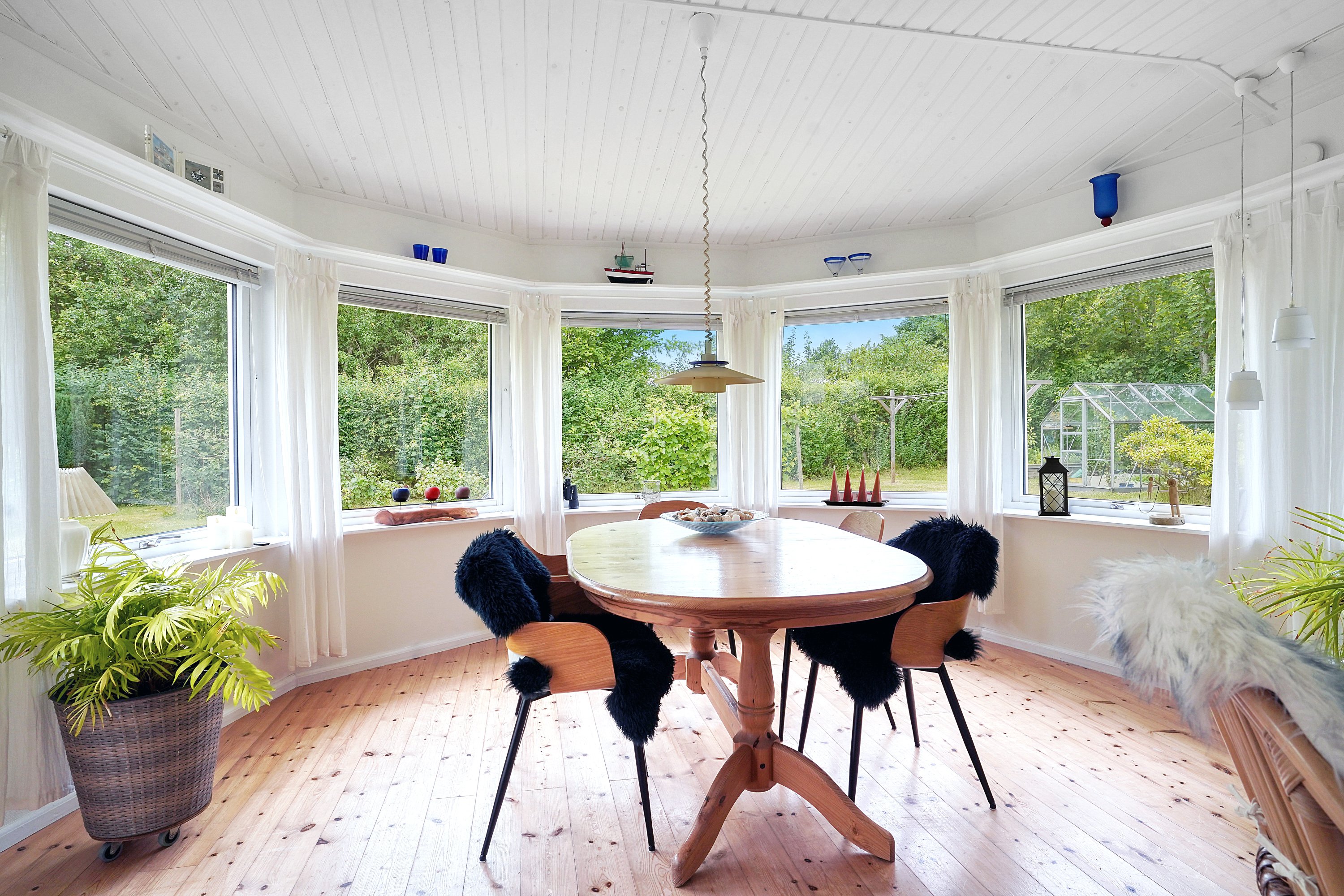 Fremhævet spisestue billede i fuldskærmstilstand. Billede af Dalevænget 16, 3120 Dronningmølle