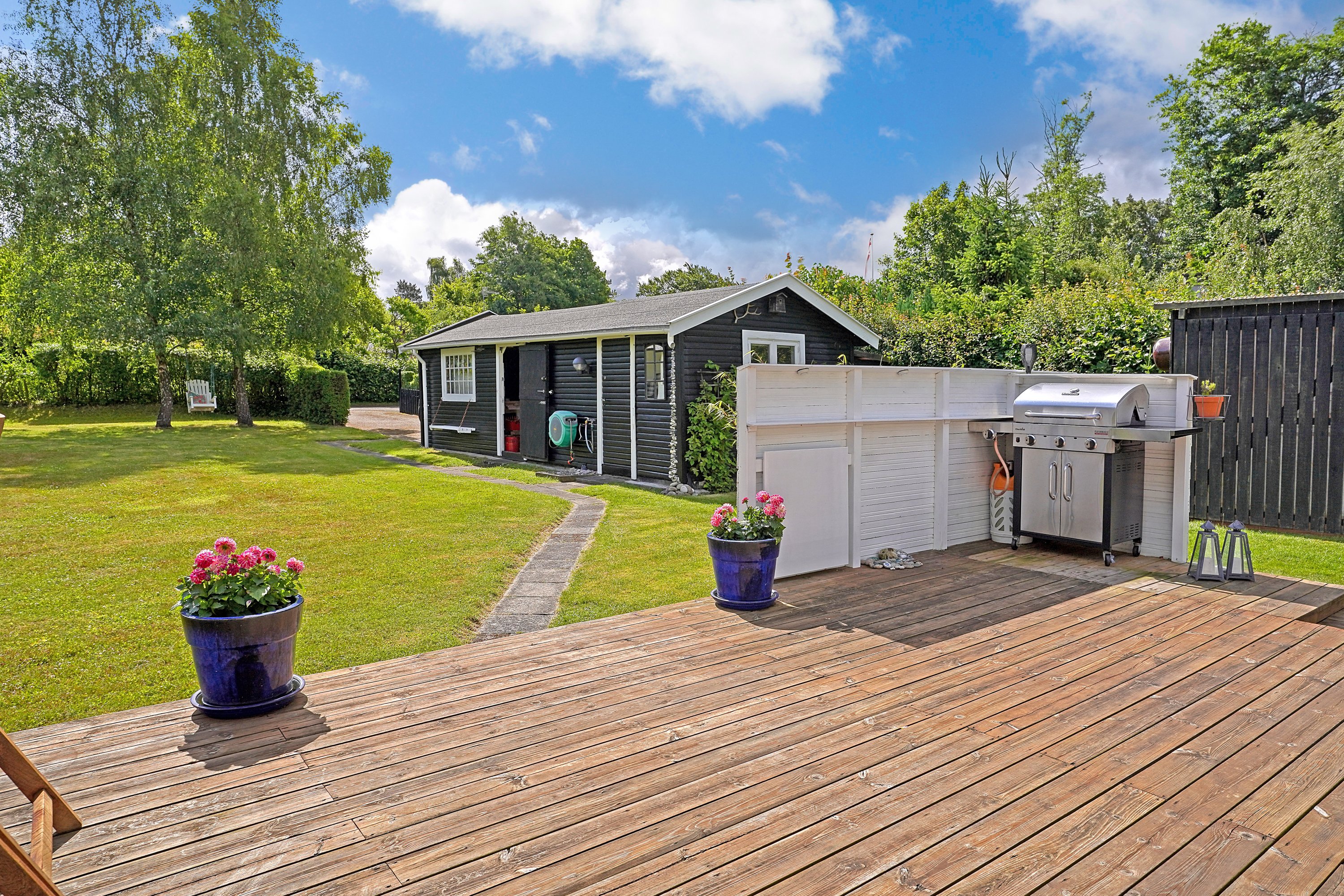 Fremhævet terrasse billede i fuldskærmstilstand. Billede af Dalevænget 16, 3120 Dronningmølle