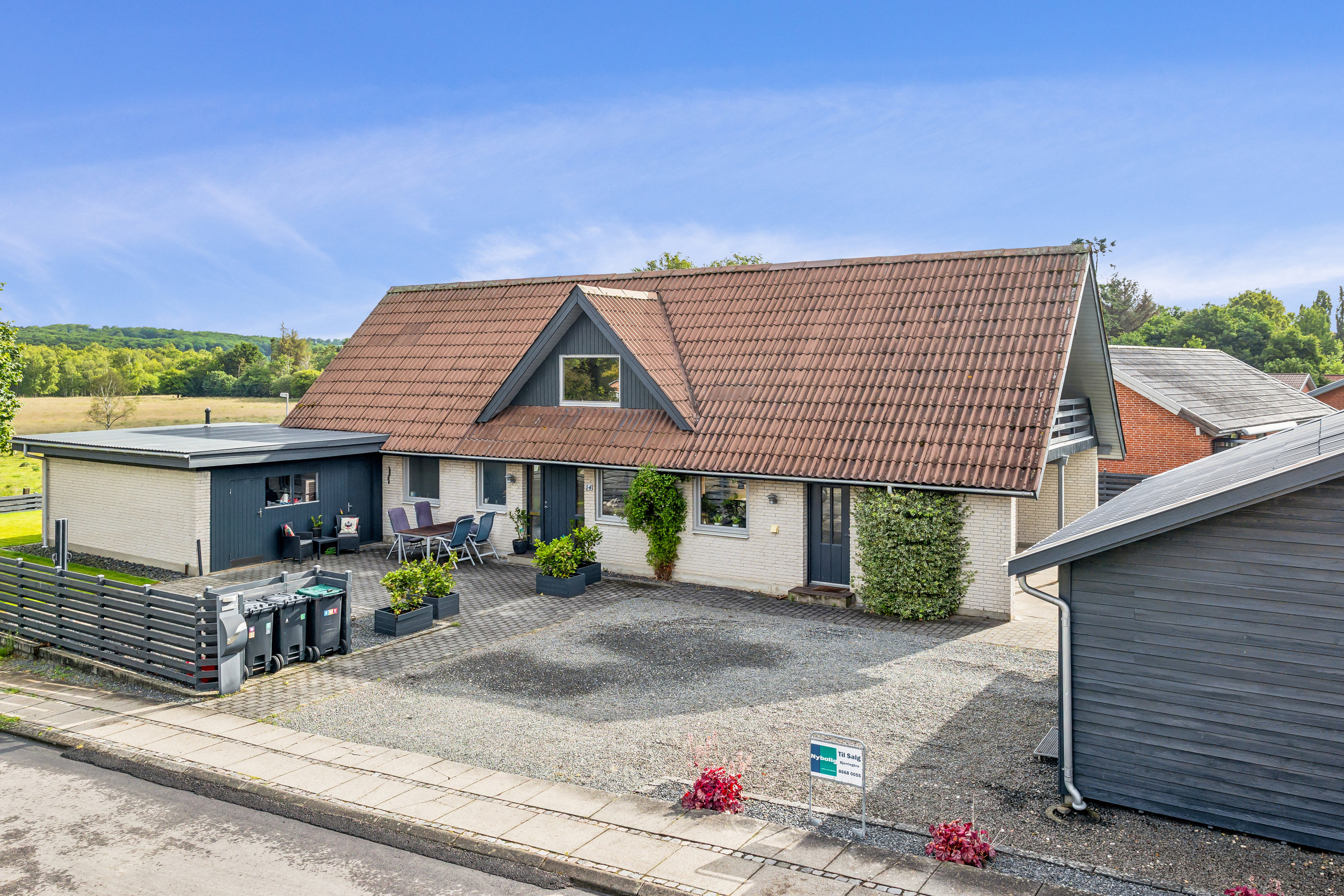 Fremhævet ejendom billede i fuldskærmstilstand. Billede af Kærsangervej 14, 8860 Ulstrup
