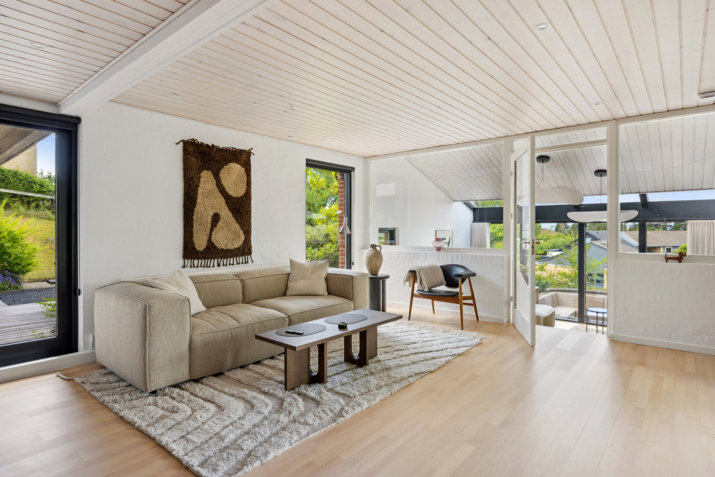 Fremhævet stue billede i fuldskærmstilstand. Billede af Bakkedraget 5, 8400 Ebeltoft