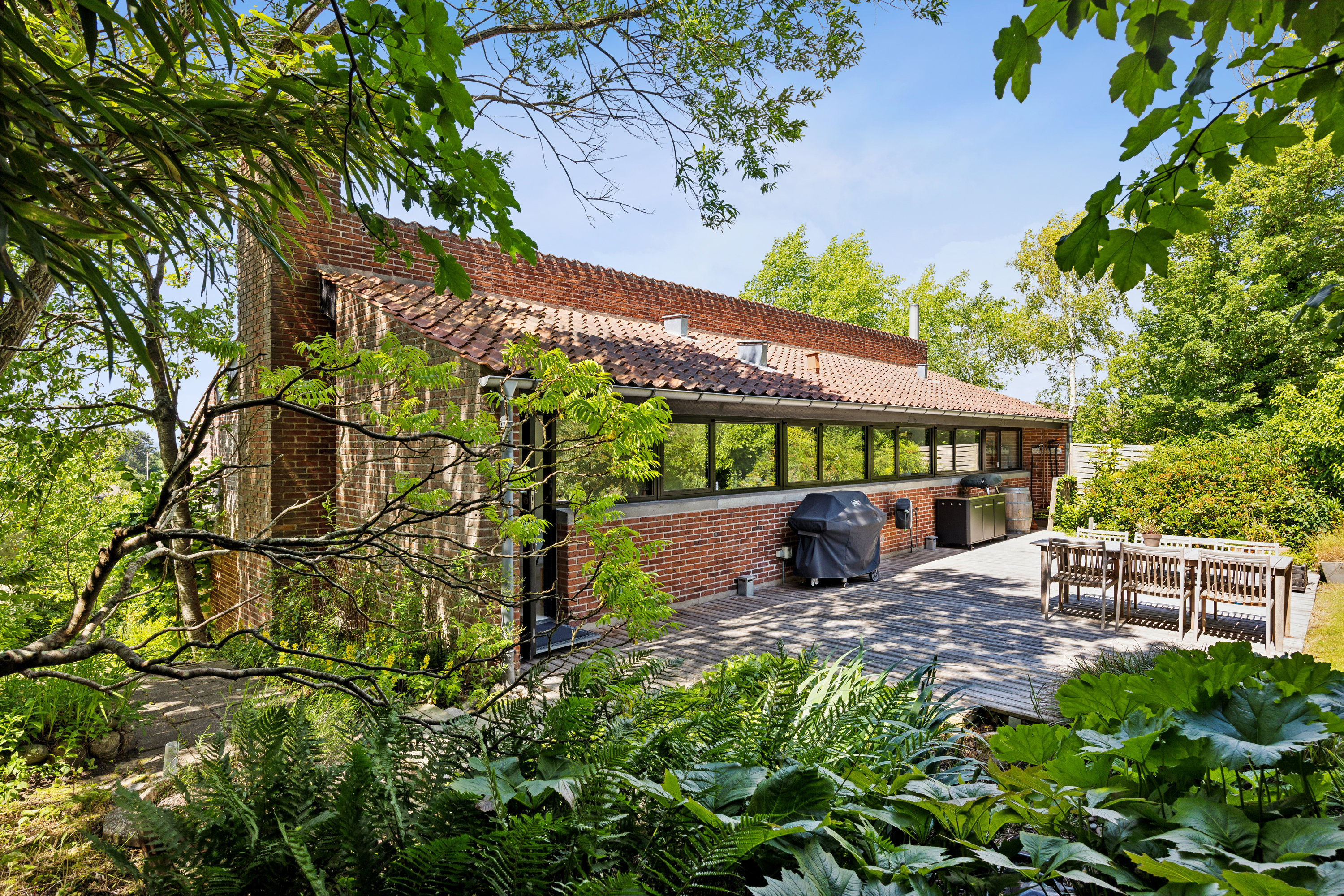 Fremhævet ejendom 1 billede i fuldskærmstilstand. Billede af Bakkedraget 5, 8400 Ebeltoft