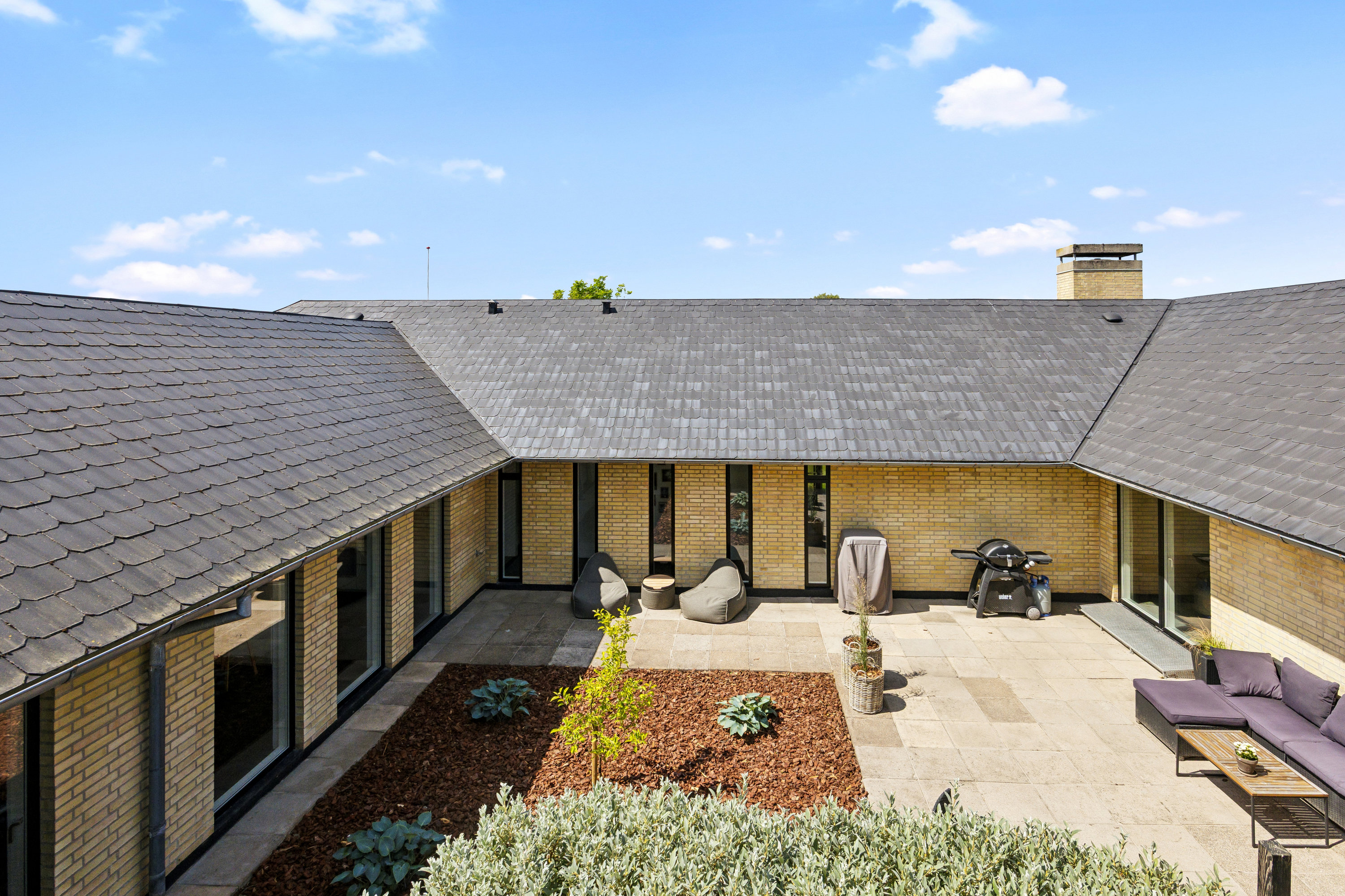 Fremhævet terrasse billede i fuldskærmstilstand. Billede af Toftesvinget 8, 9440 Aabybro