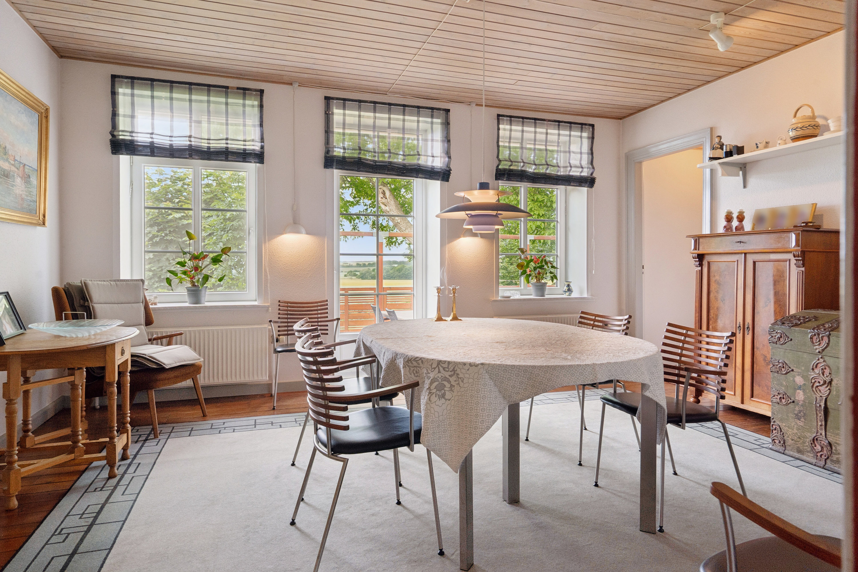 Fremhævet spisestue billede i fuldskærmstilstand. Billede af Stenderupgård 1, 6630 Rødding