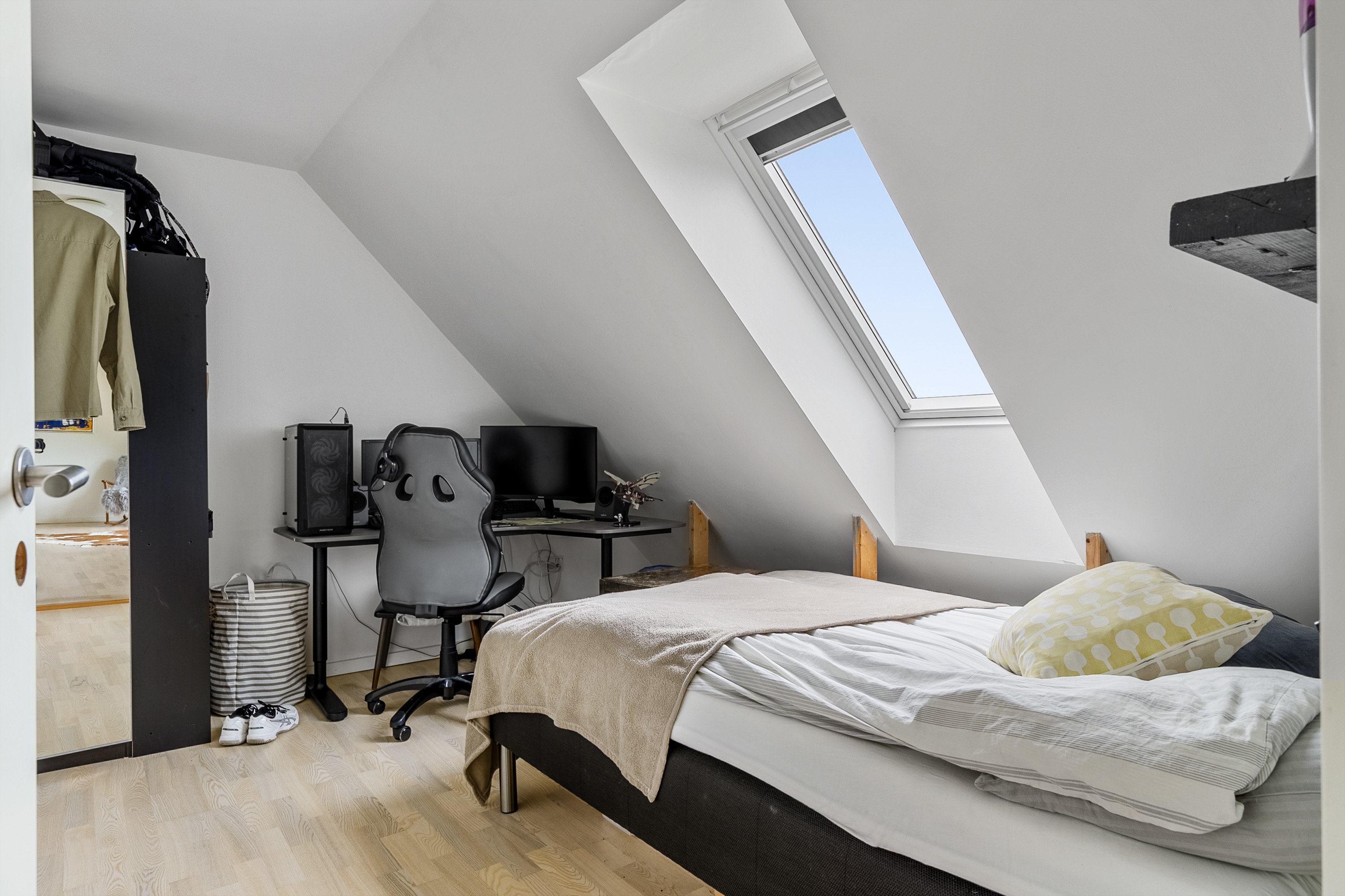 Fremhævet soveværelse billede i fuldskærmstilstand. Billede af Damvej 11, Blegind, 8362 Hørning