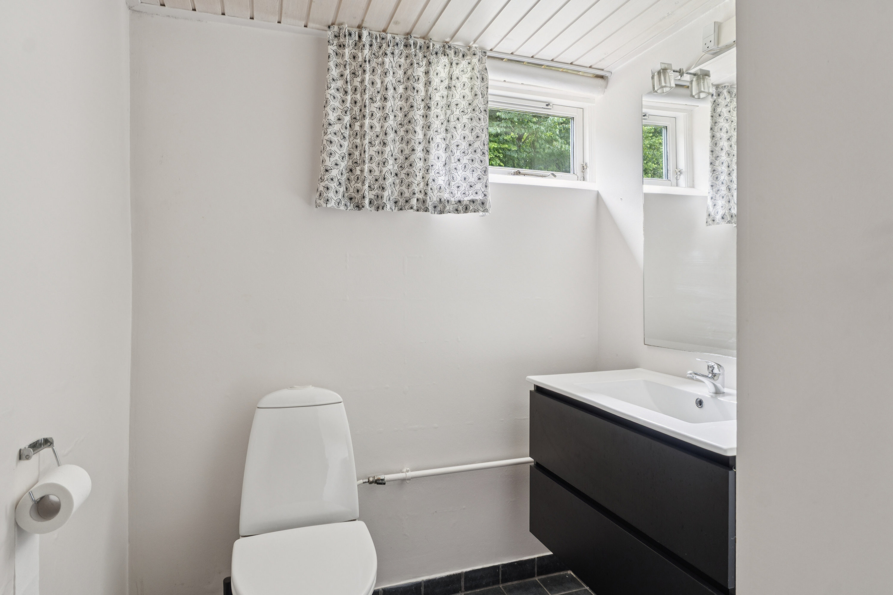 Fremhævet badeværelse billede i fuldskærmstilstand. Billede af Torupvej 22, Torup, 5485 Skamby