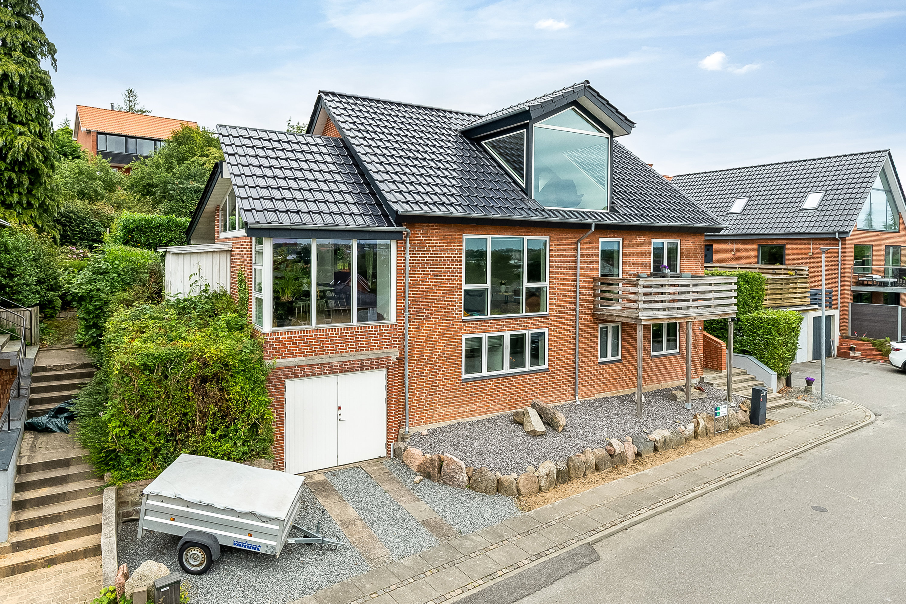 Fremhævet mastefoto billede i fuldskærmstilstand. Billede af Vagtelvej 9, 6000 Kolding