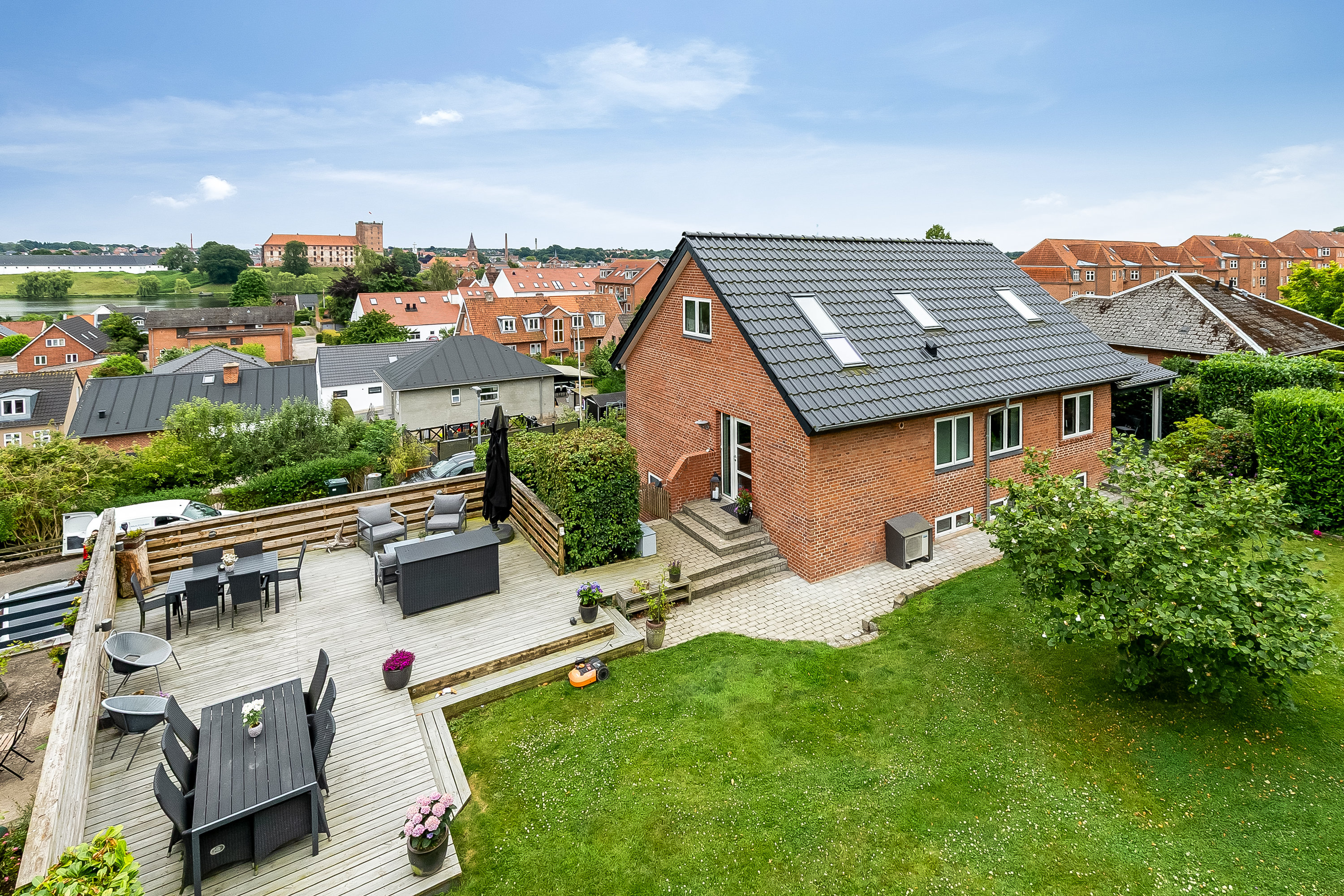 Miniaturebillede 1: mastefoto. Billede af Vagtelvej 9, 6000 Kolding