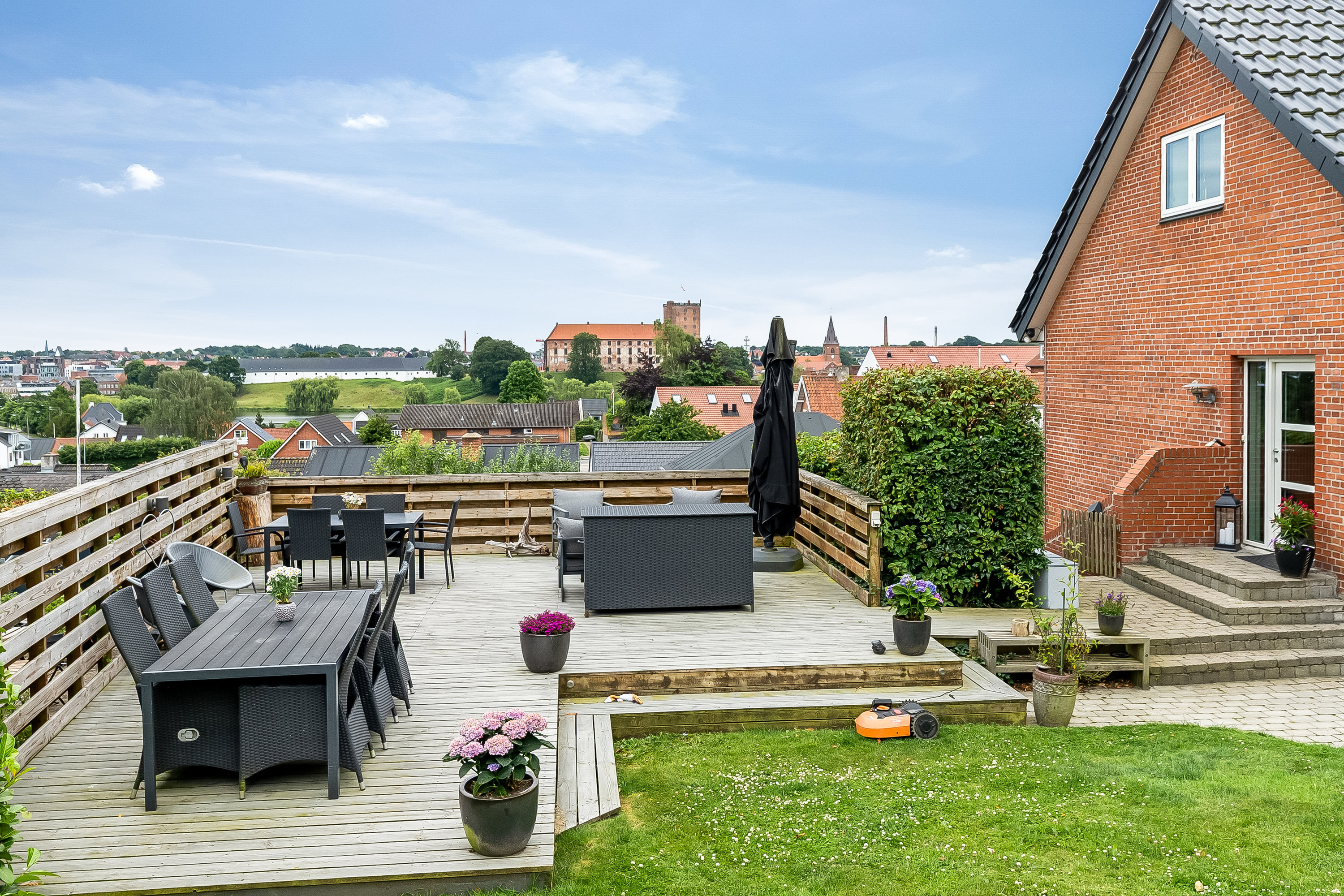 Fremhævet terrasse billede i fuldskærmstilstand. Billede af Vagtelvej 9, 6000 Kolding