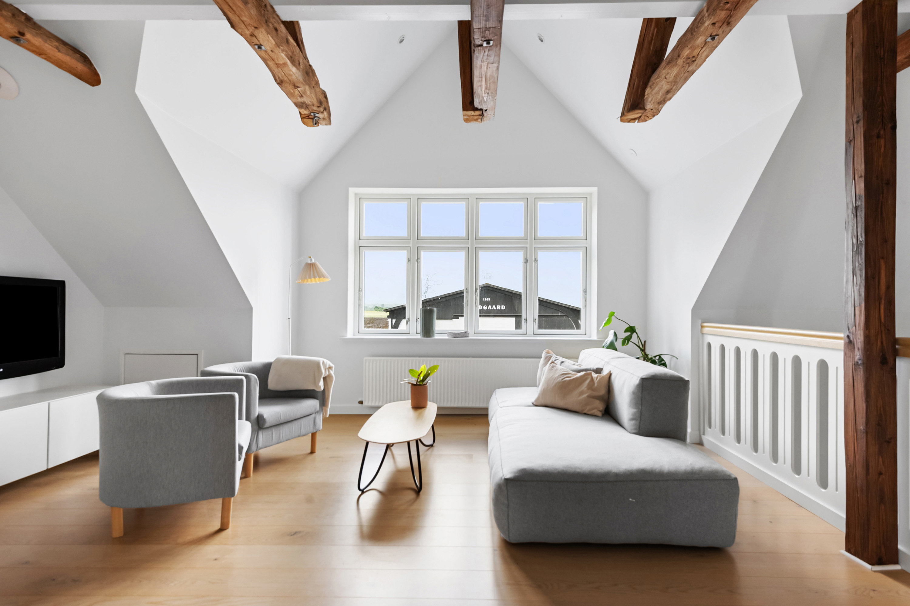 Fremhævet stue billede i fuldskærmstilstand. Billede af Hedemarksvej 18, Fensten, 8300 Odder