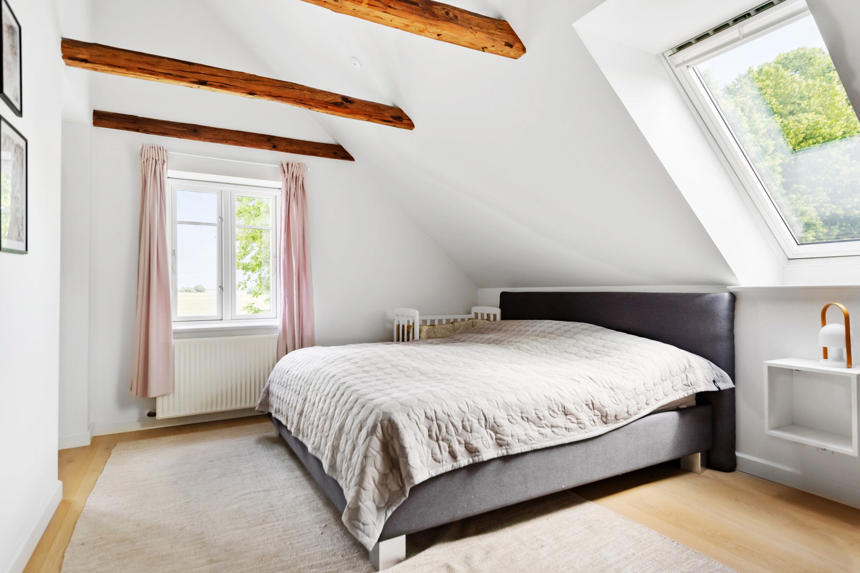 Fremhævet soveværelse billede i fuldskærmstilstand. Billede af Hedemarksvej 18, Fensten, 8300 Odder
