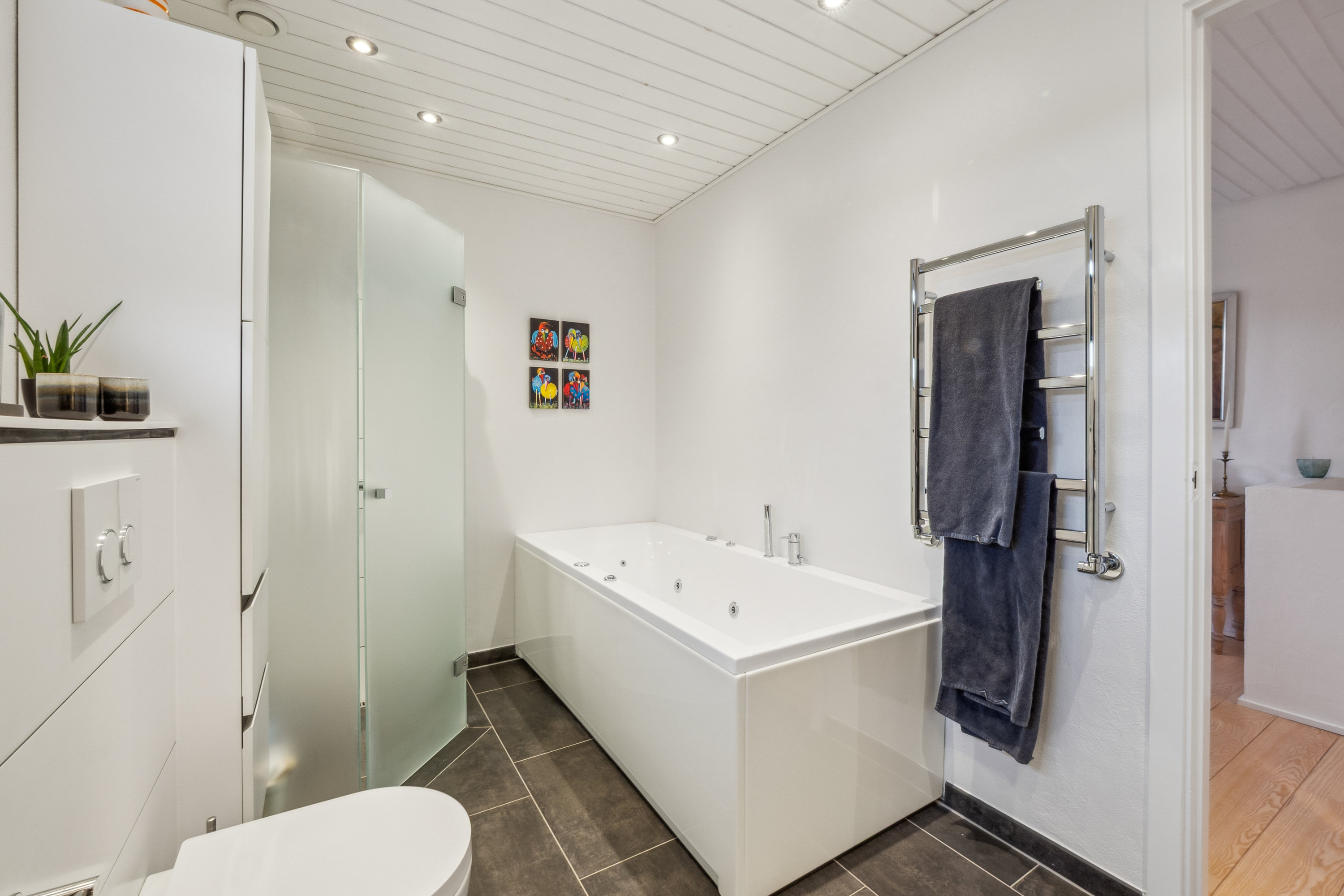 Fremhævet badeværelse billede i fuldskærmstilstand. Billede af Ringvej 1, Lem, 7860 Spøttrup