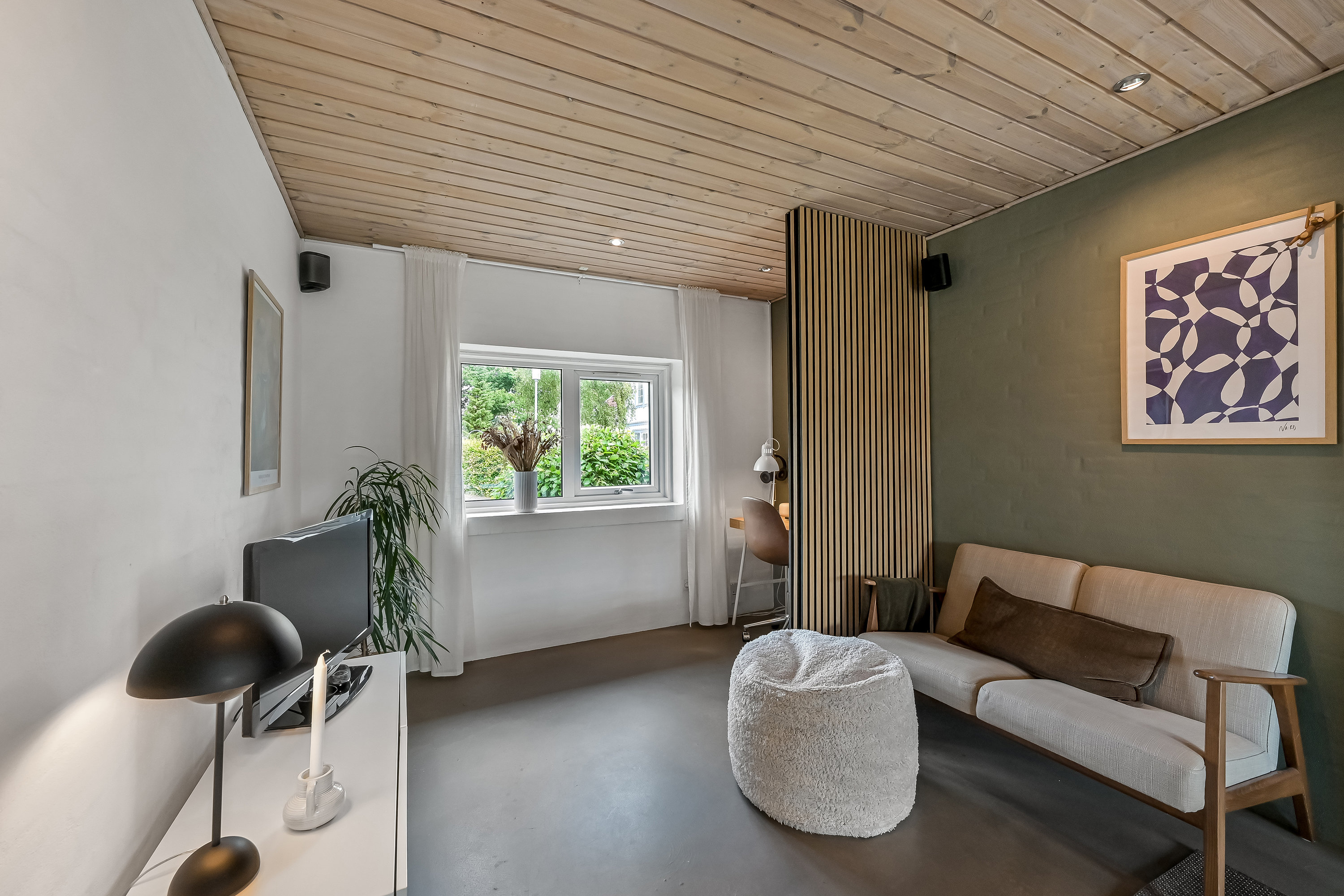 Fremhævet kontor billede i fuldskærmstilstand. Billede af Engbjerg 42D, Snejbjerg, 7400 Herning