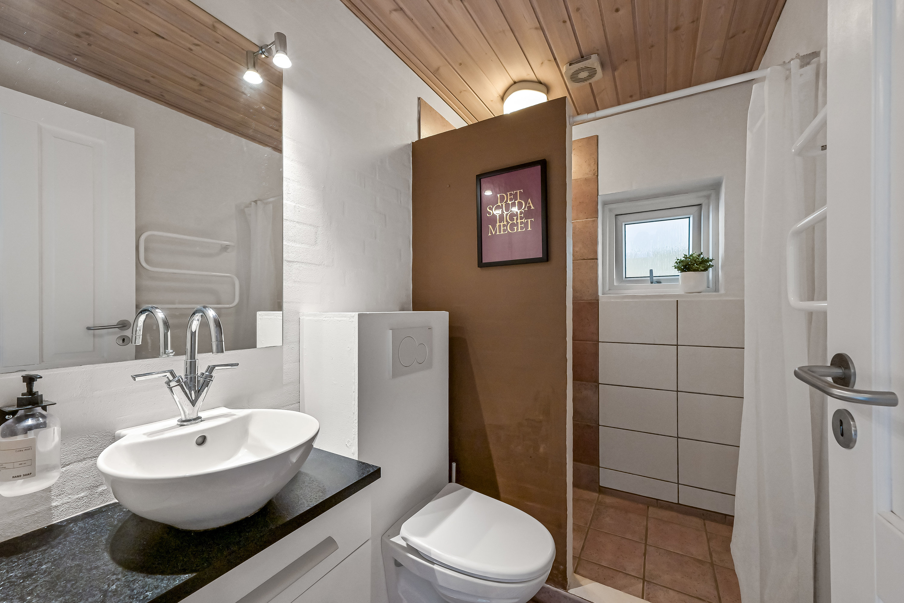 Fremhævet badeværelse billede i fuldskærmstilstand. Billede af Engbjerg 42D, Snejbjerg, 7400 Herning