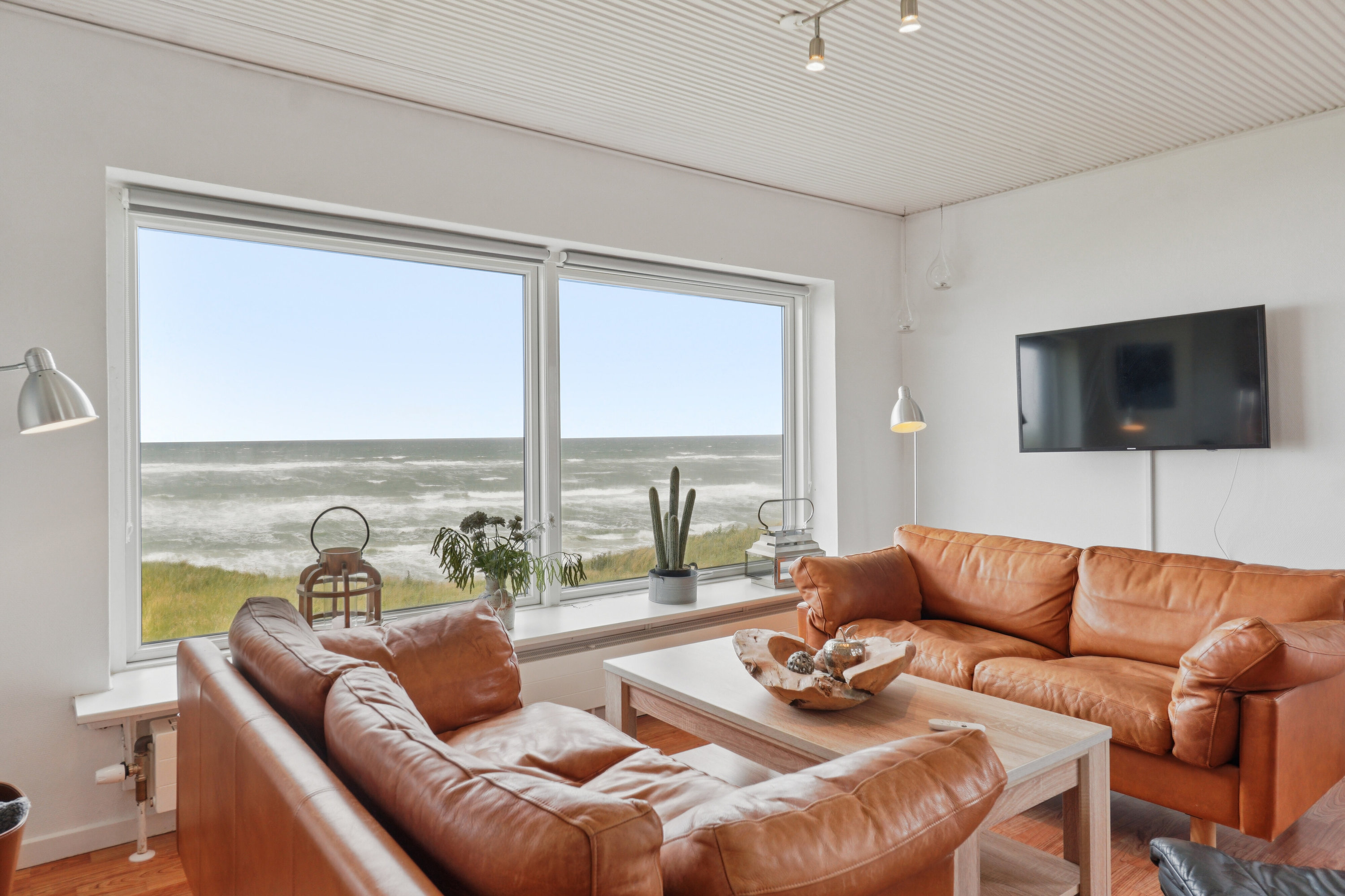 Fremhævet stue billede i fuldskærmstilstand. Billede af Havblik 2, Lyngby, 9480 Løkken