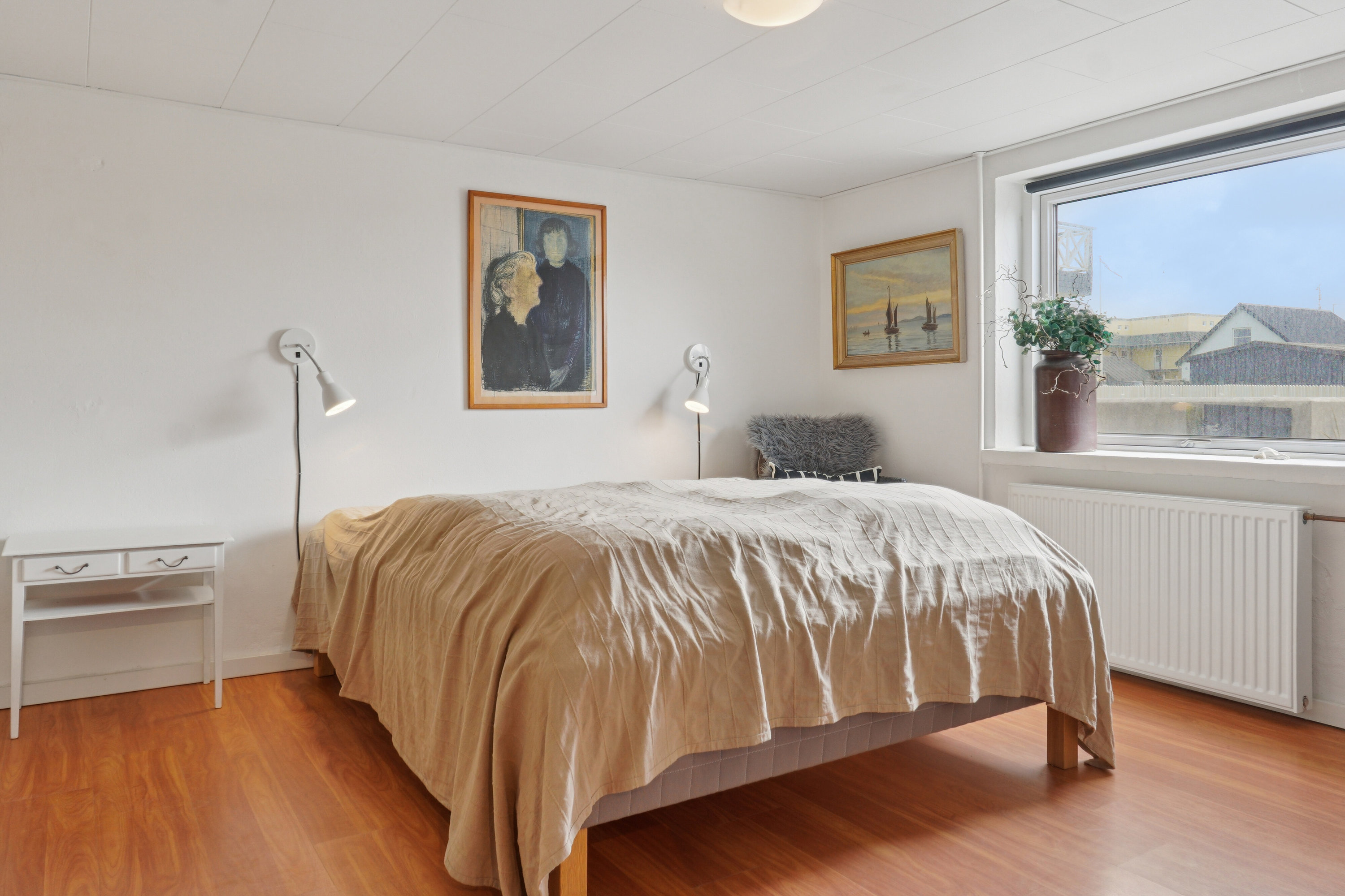 Fremhævet soveværelse billede i fuldskærmstilstand. Billede af Havblik 2, Lyngby, 9480 Løkken