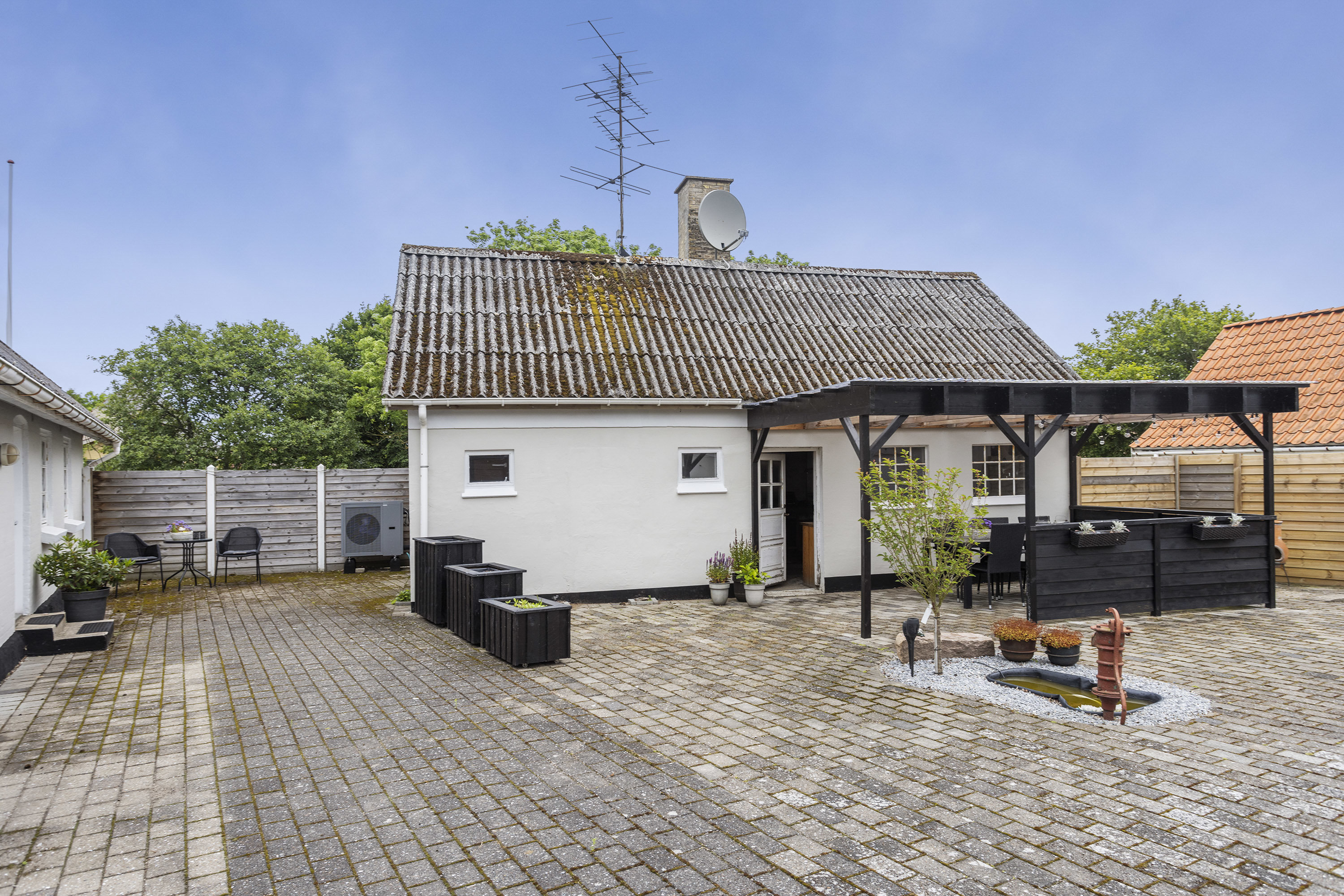 Fremhævet udhus billede i fuldskærmstilstand. Billede af Østkystvejen 135, Lyngså, 9300 Sæby