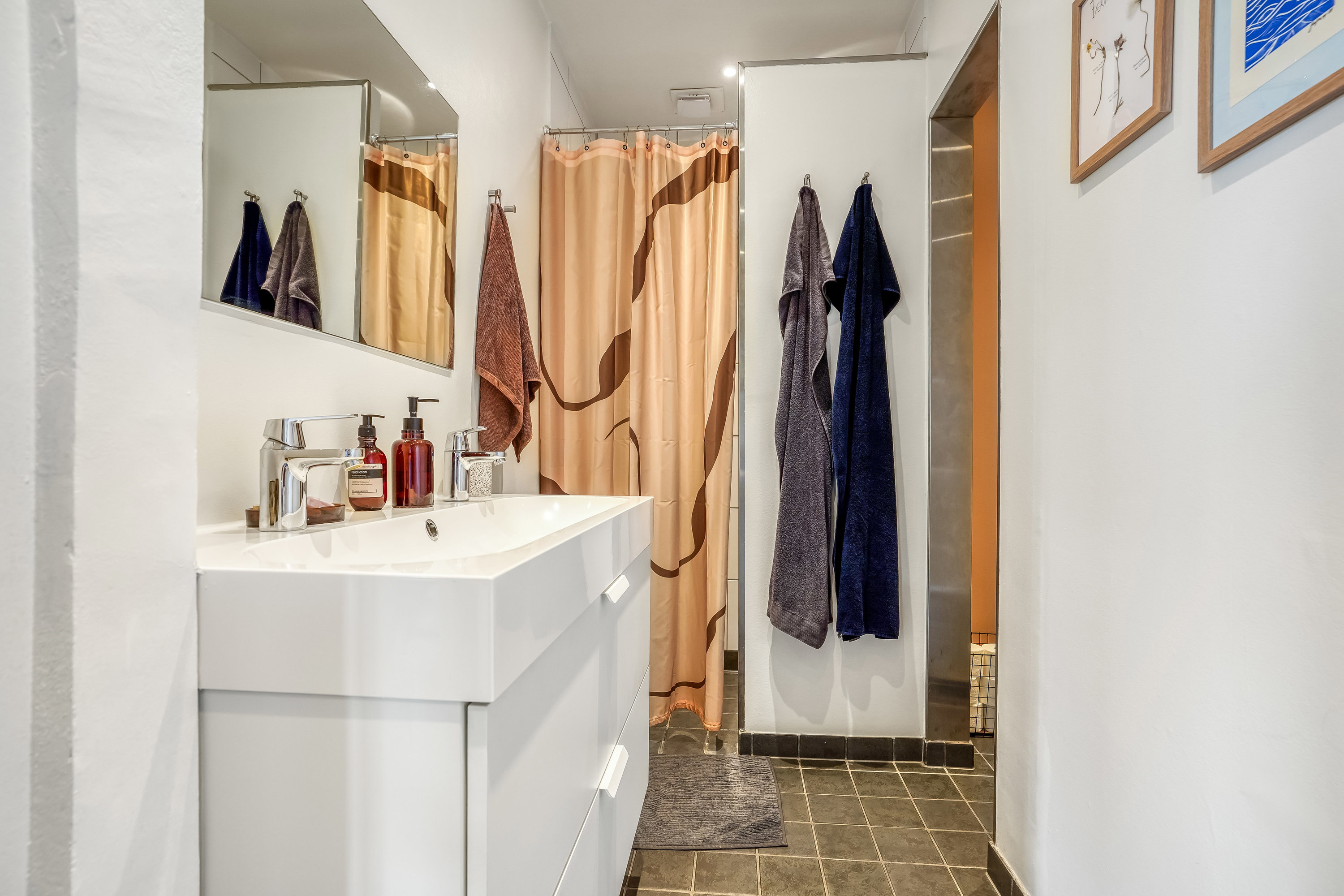 Fremhævet badeværelse billede i fuldskærmstilstand. Billede af Nedergade 52, 2., 5000 Odense C