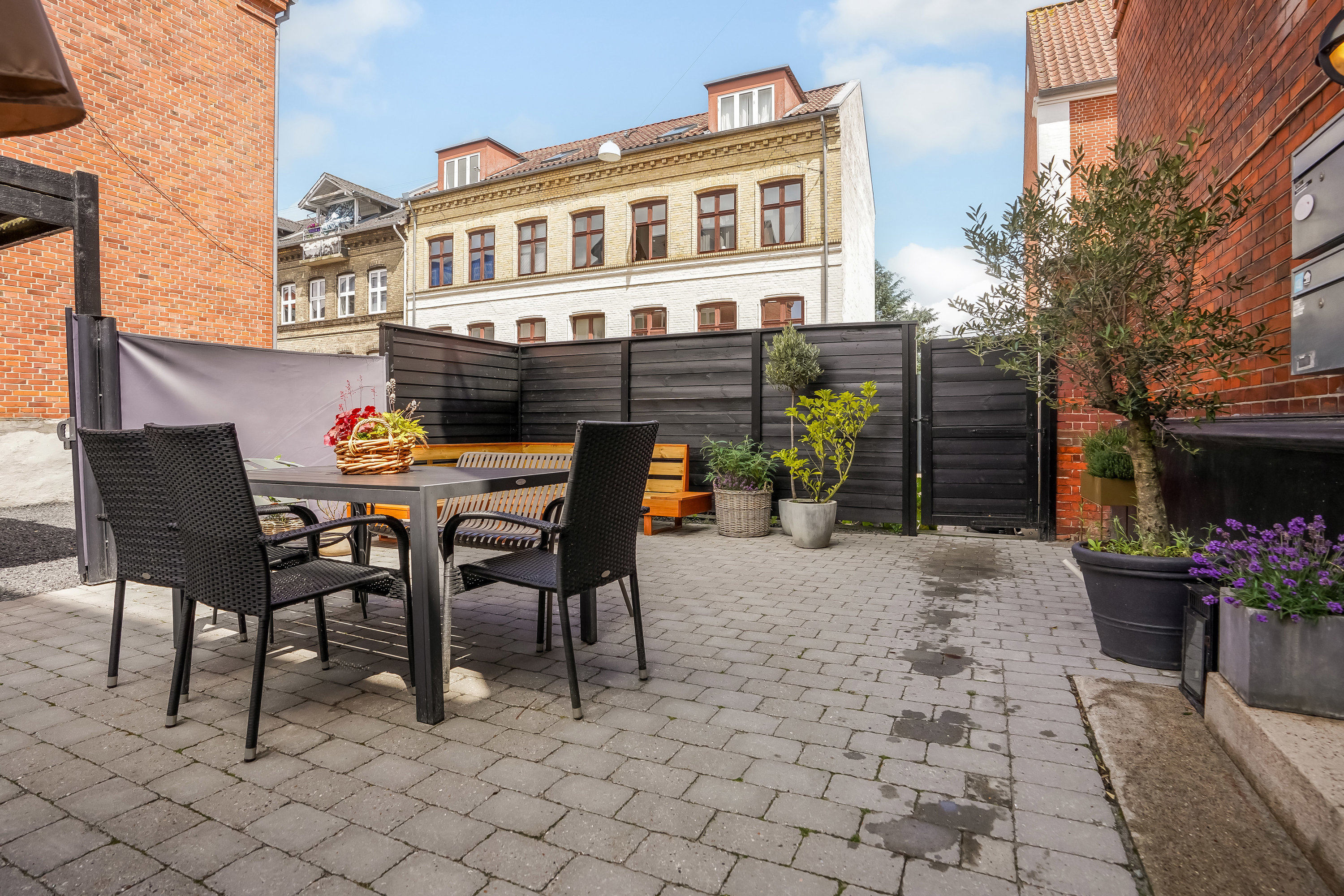 Fremhævet terrasse billede i fuldskærmstilstand. Billede af Nedergade 52, 2., 5000 Odense C