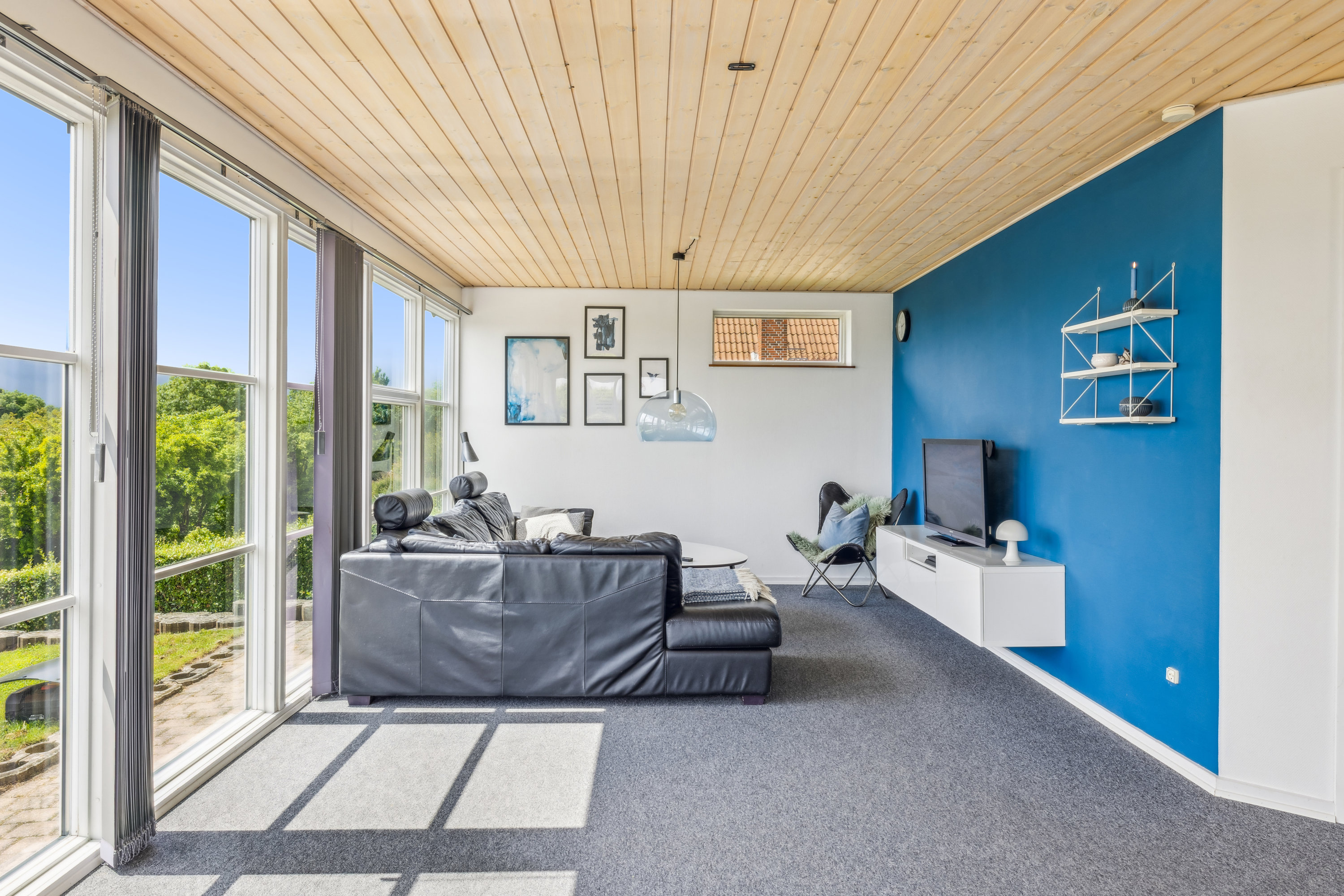 Fremhævet stue billede i fuldskærmstilstand. Billede af Lerbakken 38, Følle, 8410 Rønde