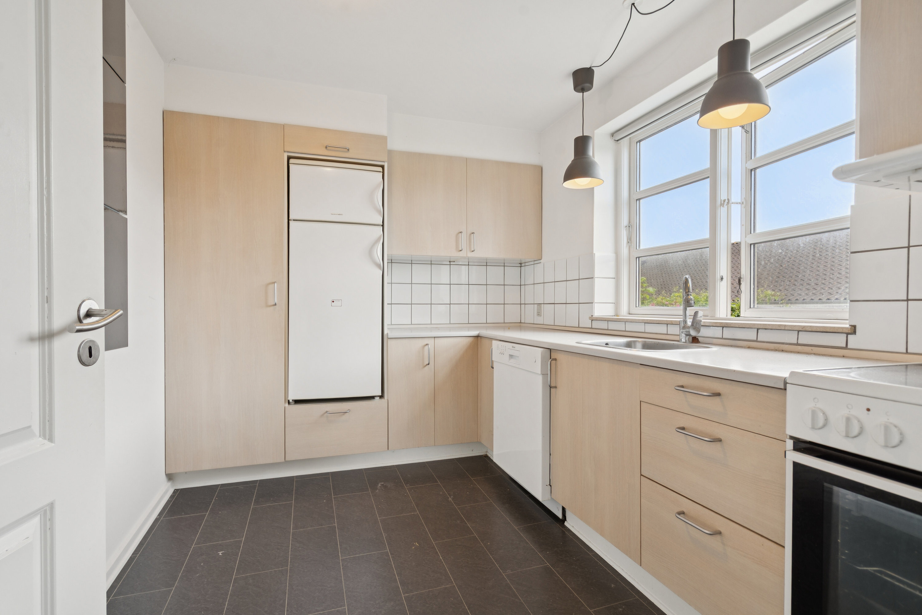 Fremhævet køkken billede i fuldskærmstilstand. Billede af Nyborgvej 232A, 5220 Odense SØ