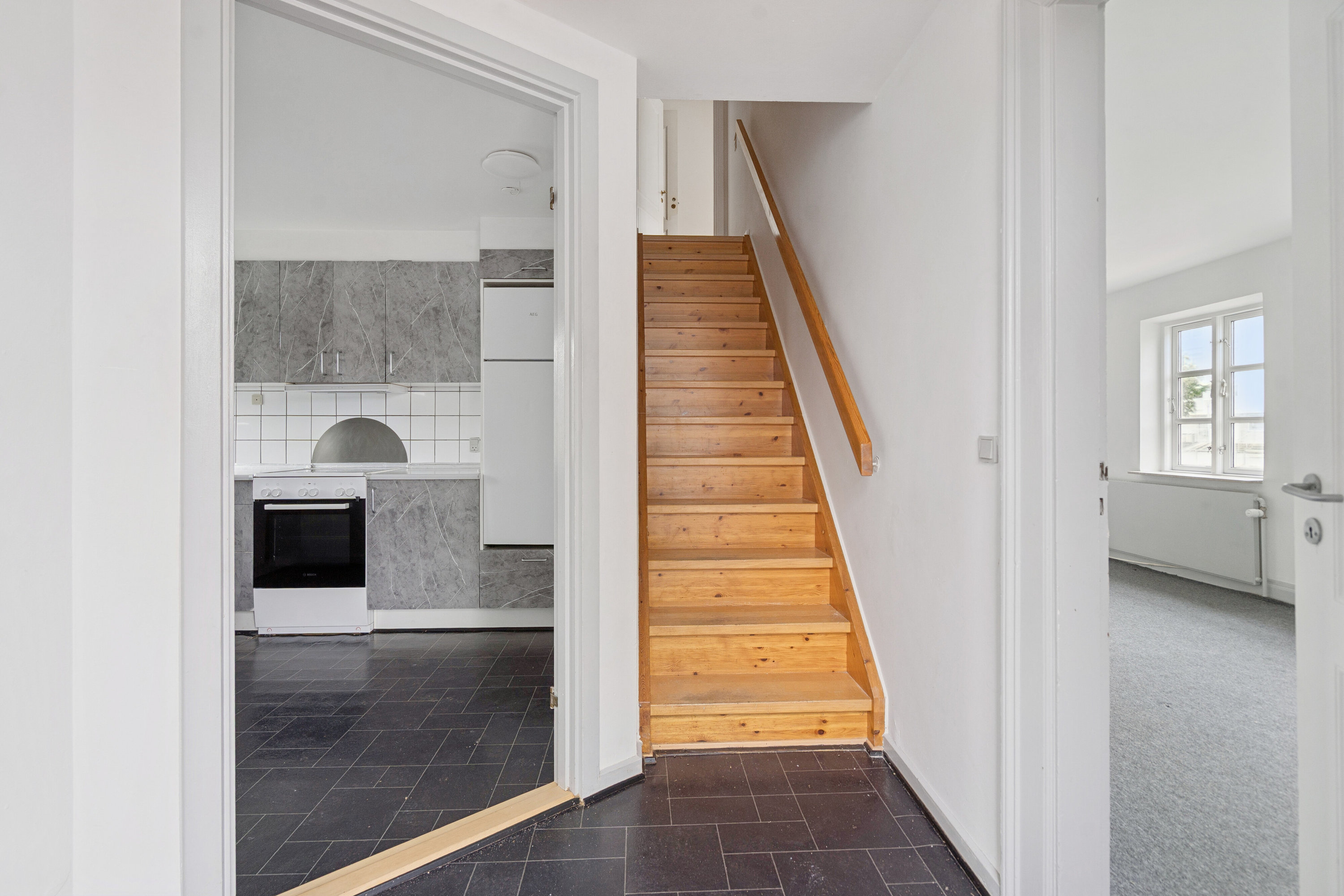 Fremhævet trappe billede i fuldskærmstilstand. Billede af Nyborgvej 232A, 5220 Odense SØ