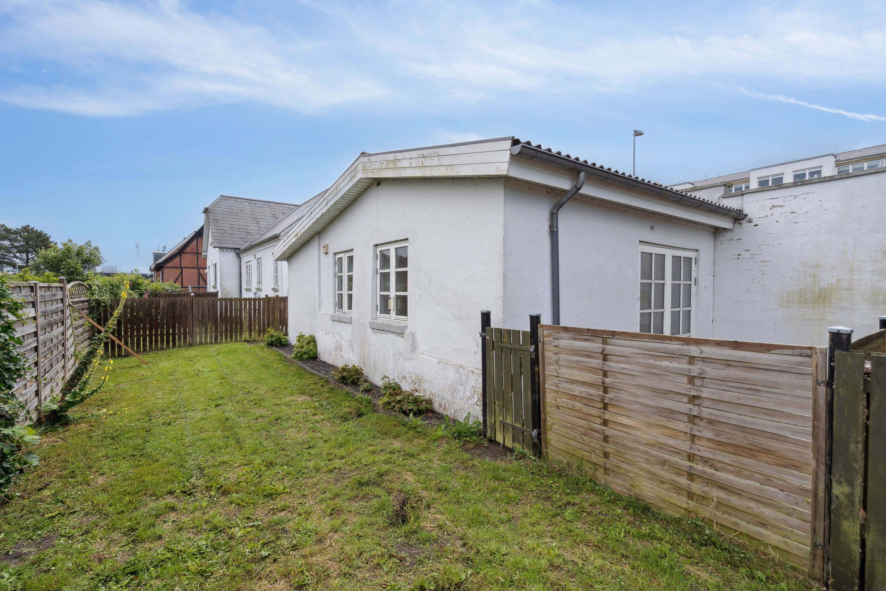 Fremhævet set fra haven billede i fuldskærmstilstand. Billede af Nyborgvej 232A, 5220 Odense SØ