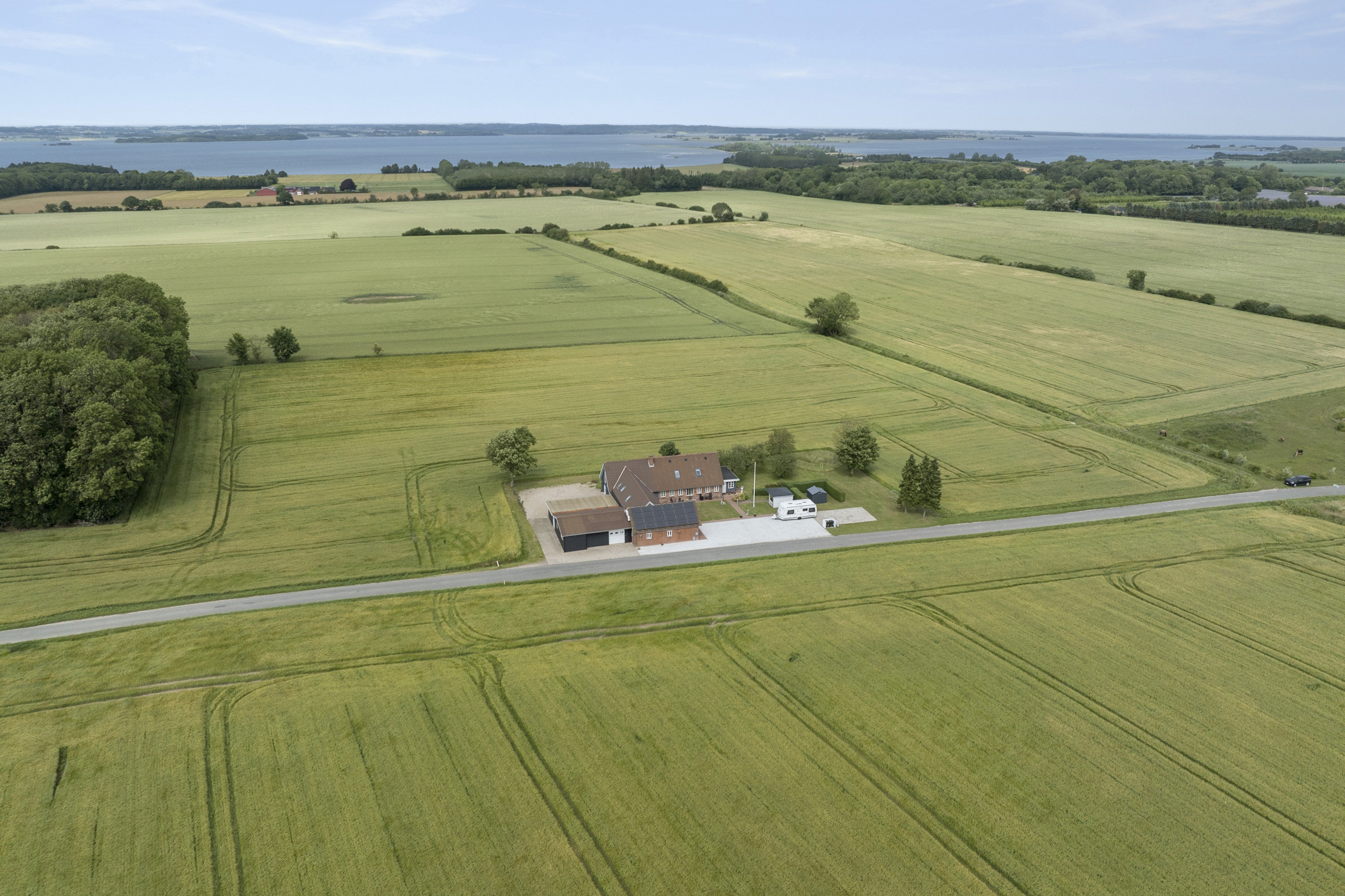 Miniaturebillede 2: ejendommen. Billede af Glud Kirkevej 52, Glud, 7130 Juelsminde