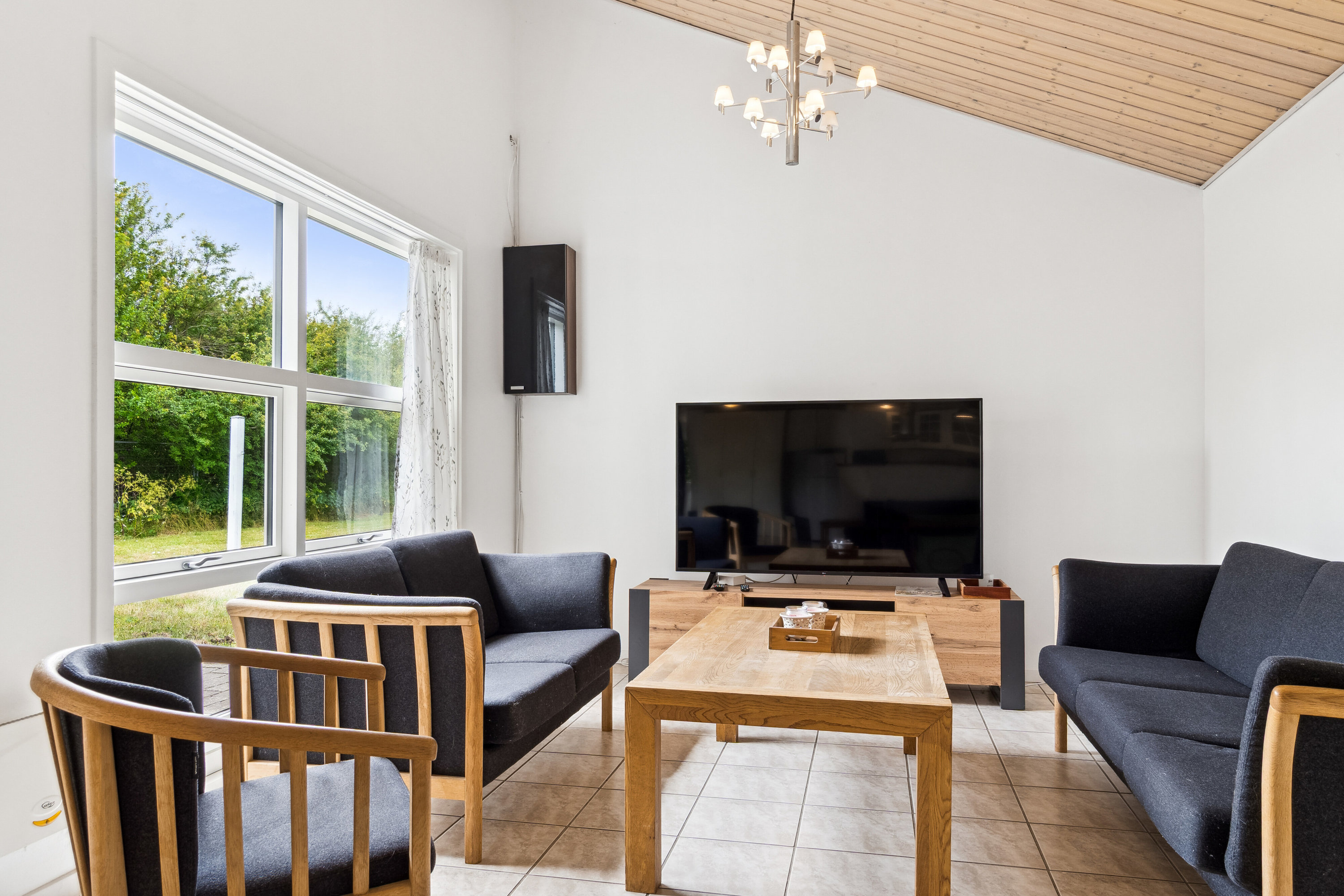 Fremhævet stue billede i fuldskærmstilstand. Billede af Høve Stræde 8D, 4550 Asnæs